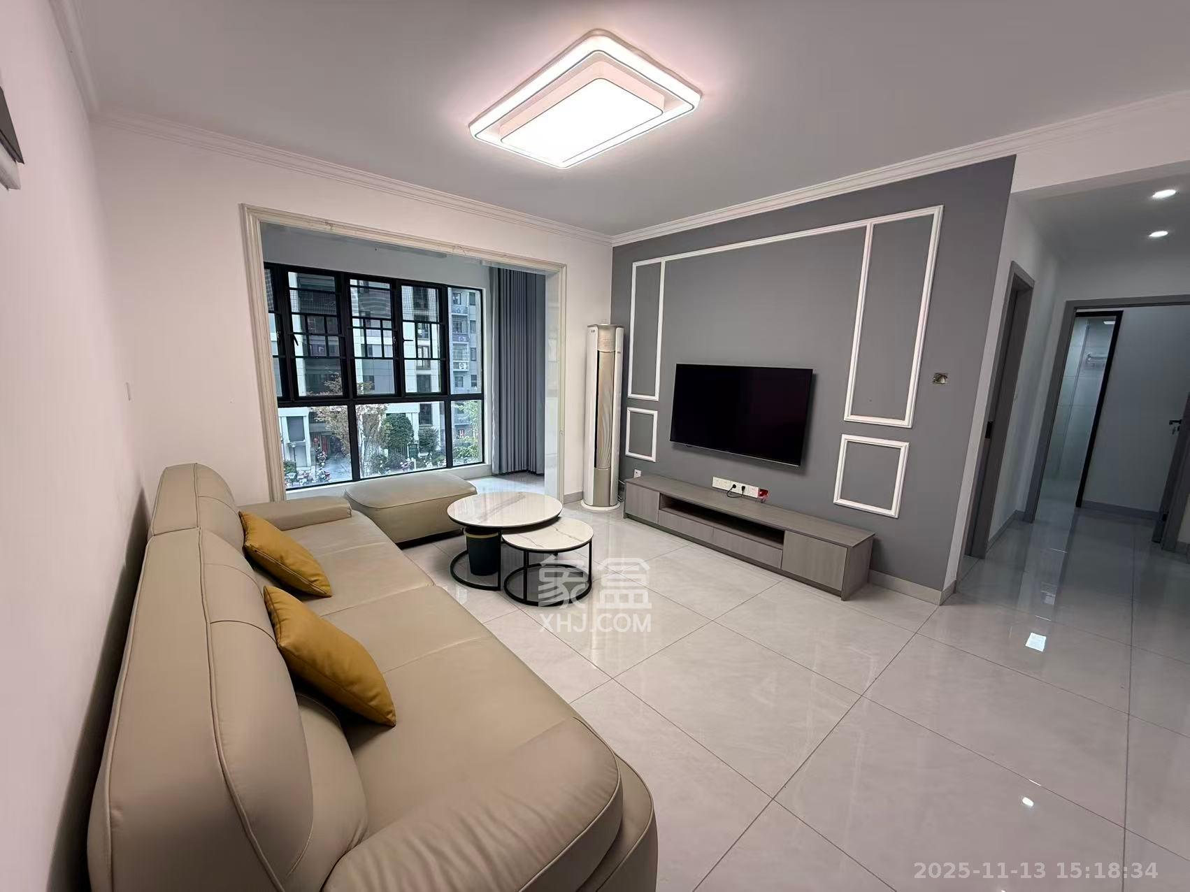 洋湖明园二期  3室2厅2卫    2300.0元/月