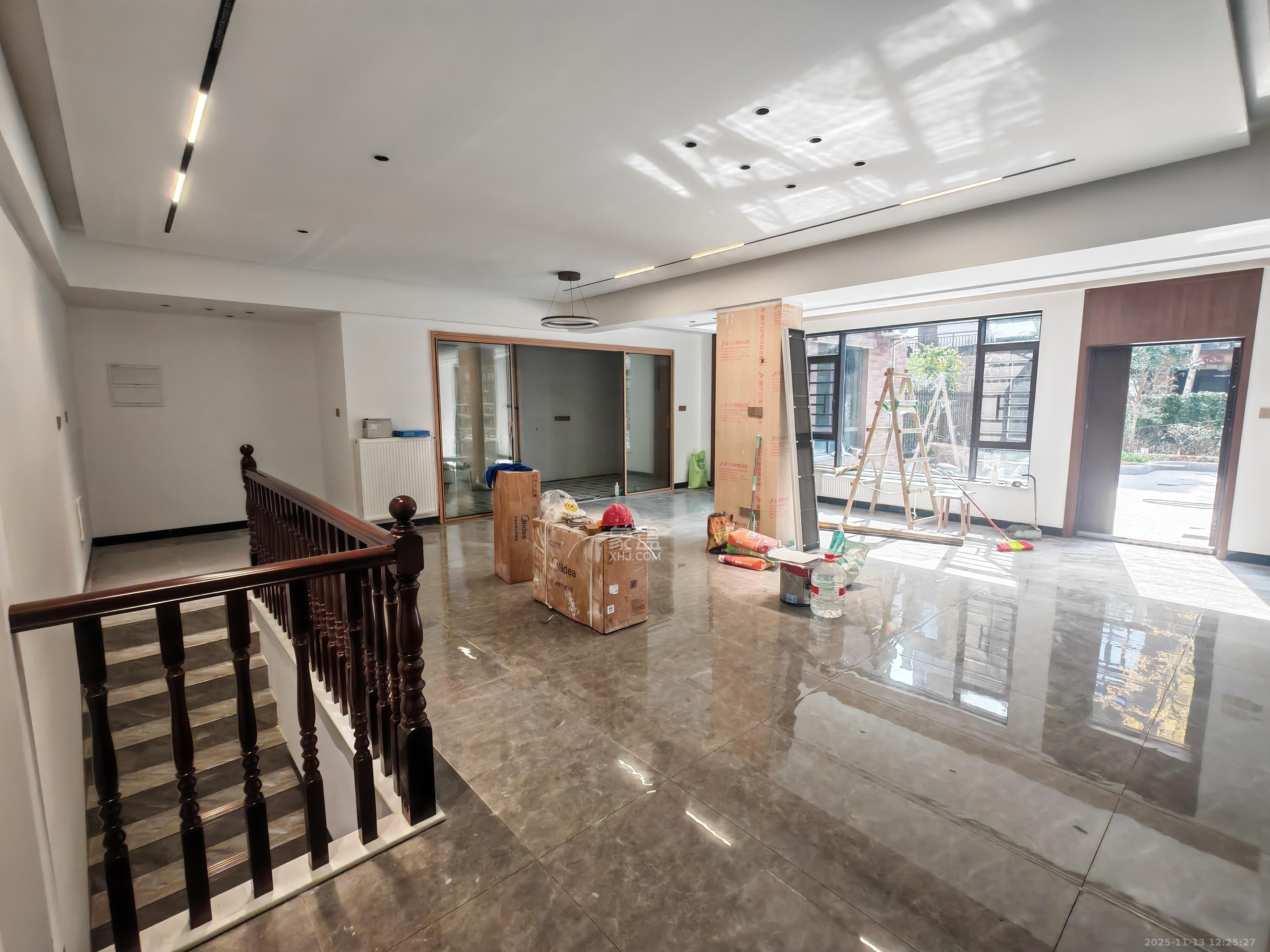 中冶中央公园  5室2厅2卫    5500.0元/月