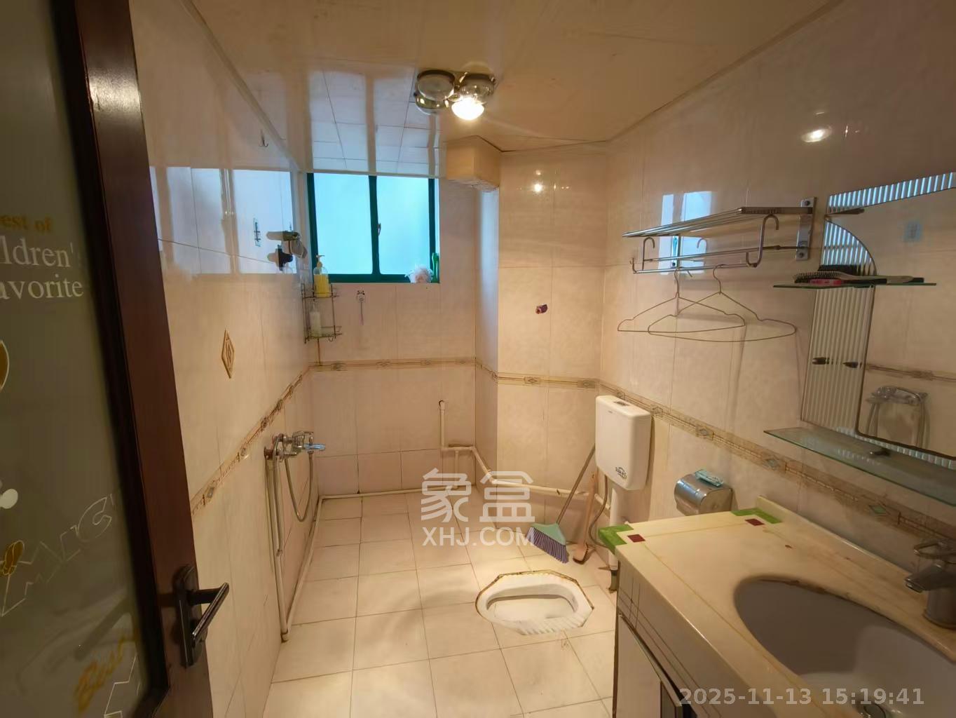 蓝山郡  3室2厅1卫    2000.0元/月室内图