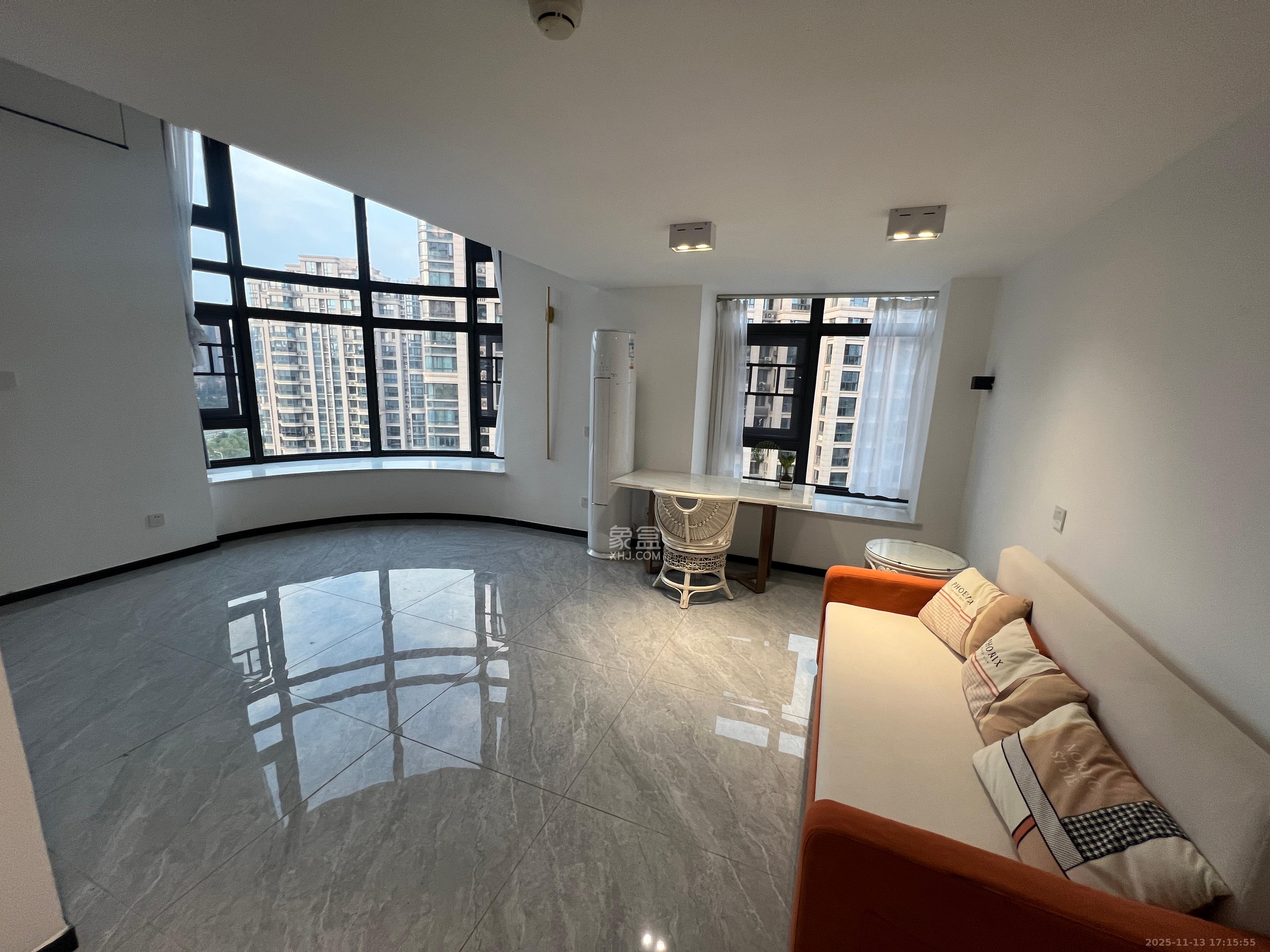 明昇壹城（明昇时代广场）三期  2室2厅1卫    2400.0元/月室内图