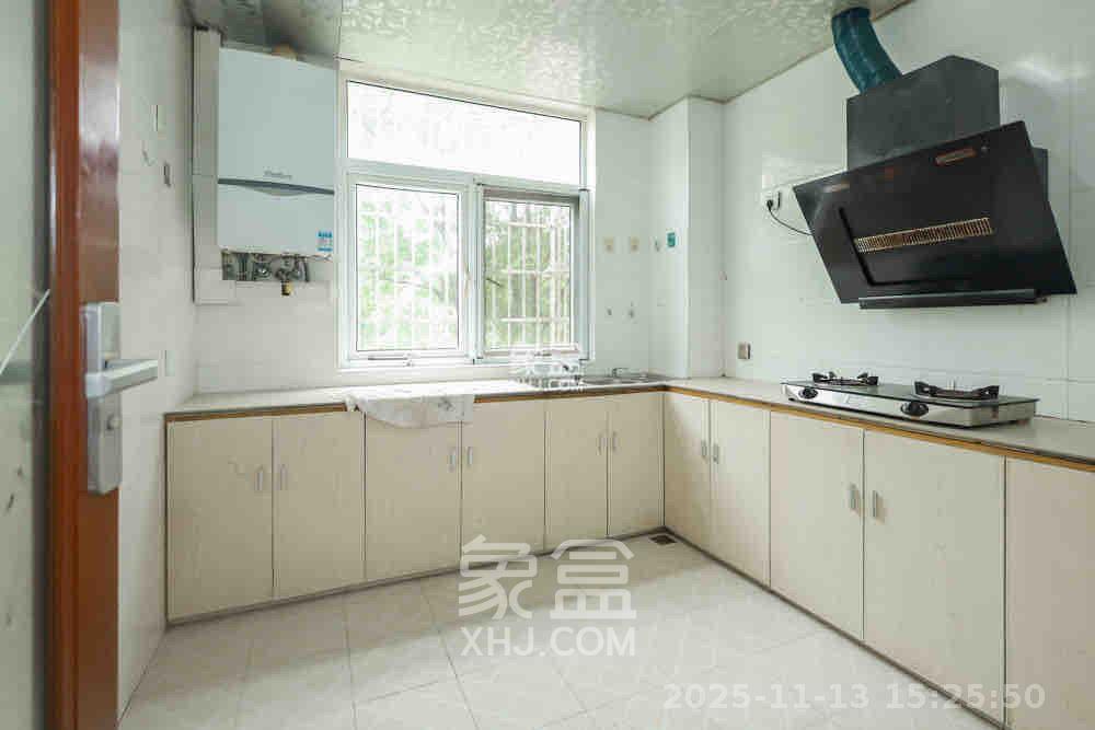 八方小区A区 4室3厅2卫 5200.0元/月 八方小区A区 4室3厅2卫 5200.0元/月室内图