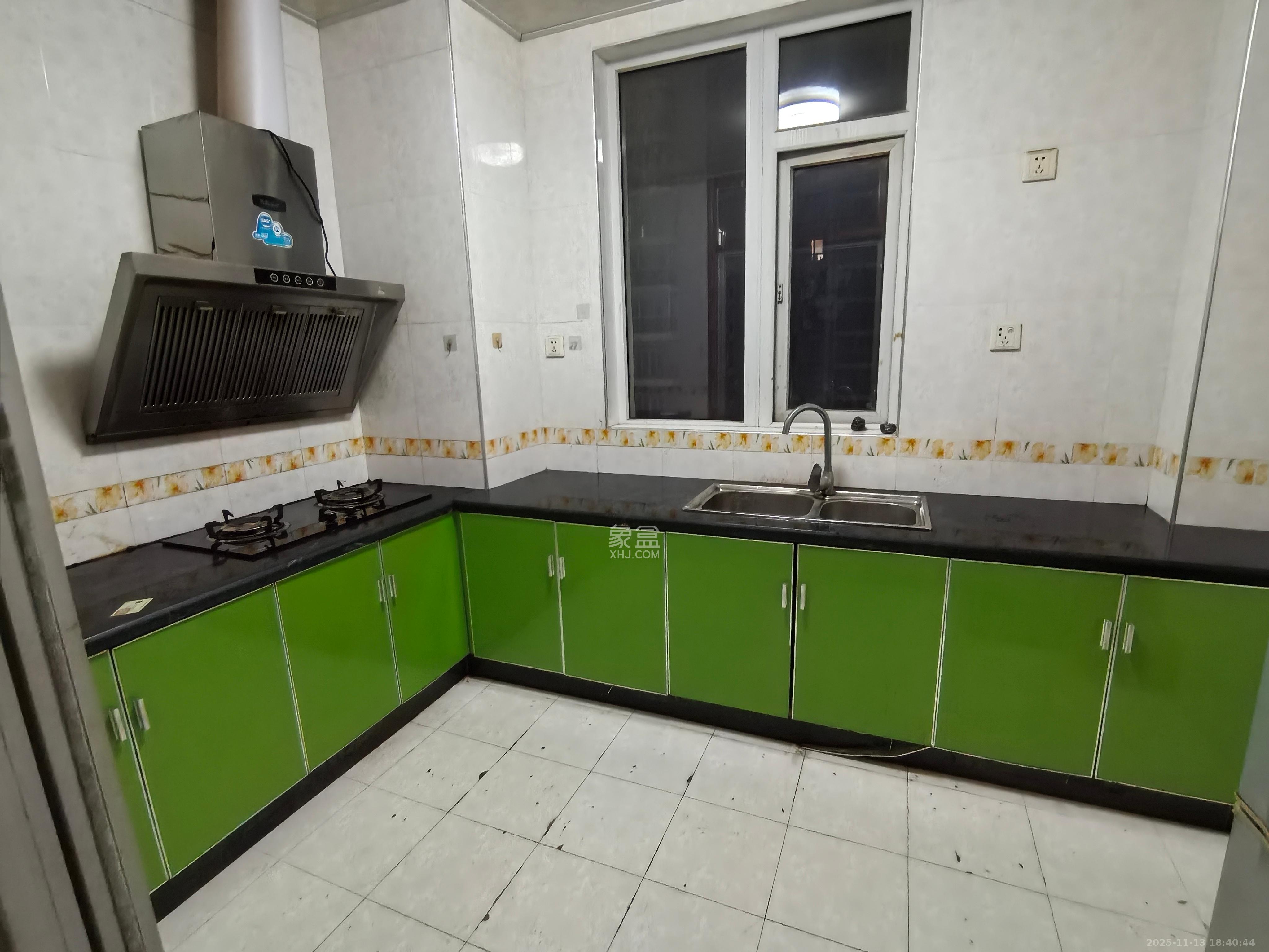 中房F联邦  2室2厅1卫    1600.0元/月室内图