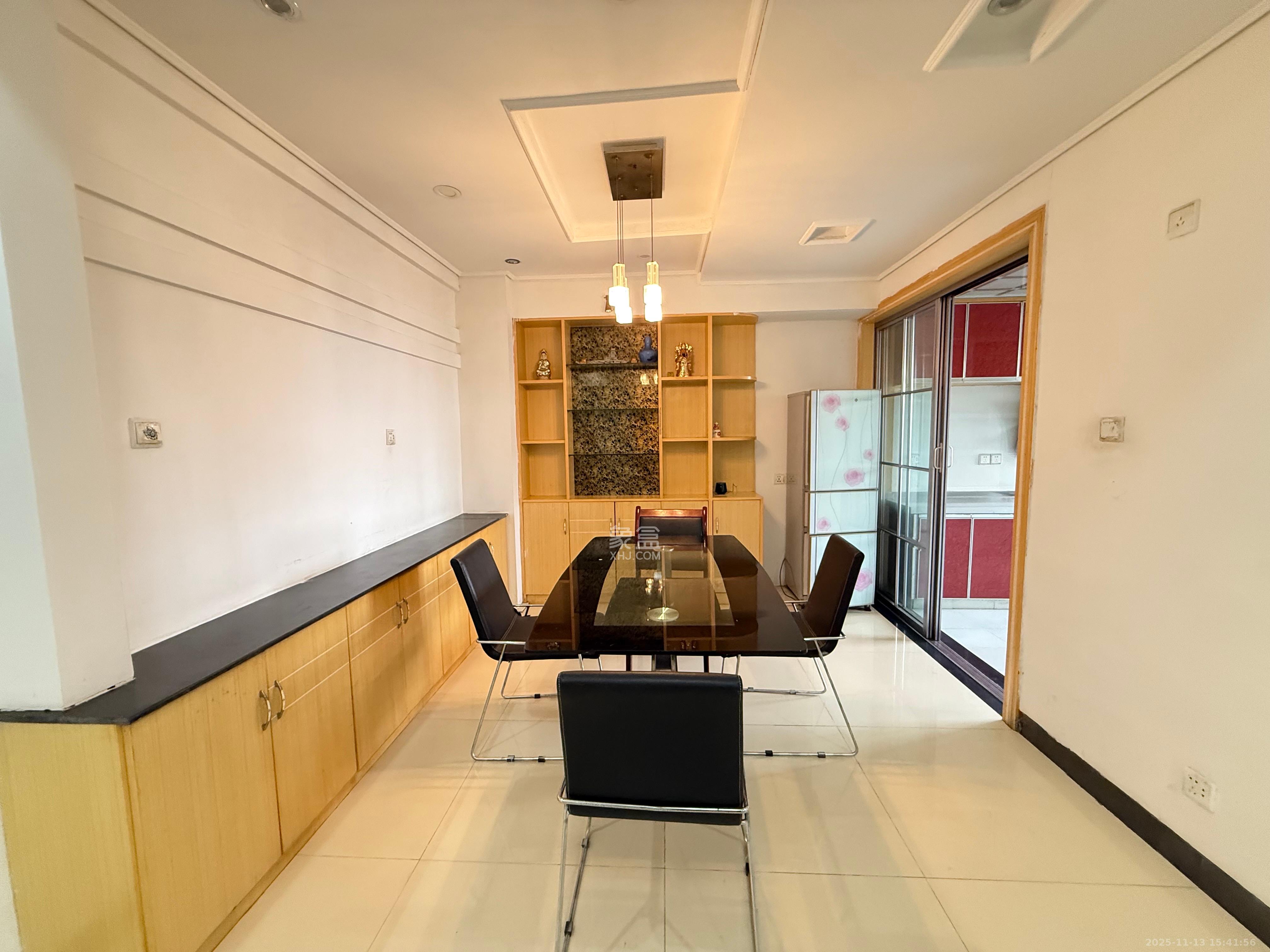 谋房博客(博客天街)  3室2厅2卫    2600.0元/月室内图