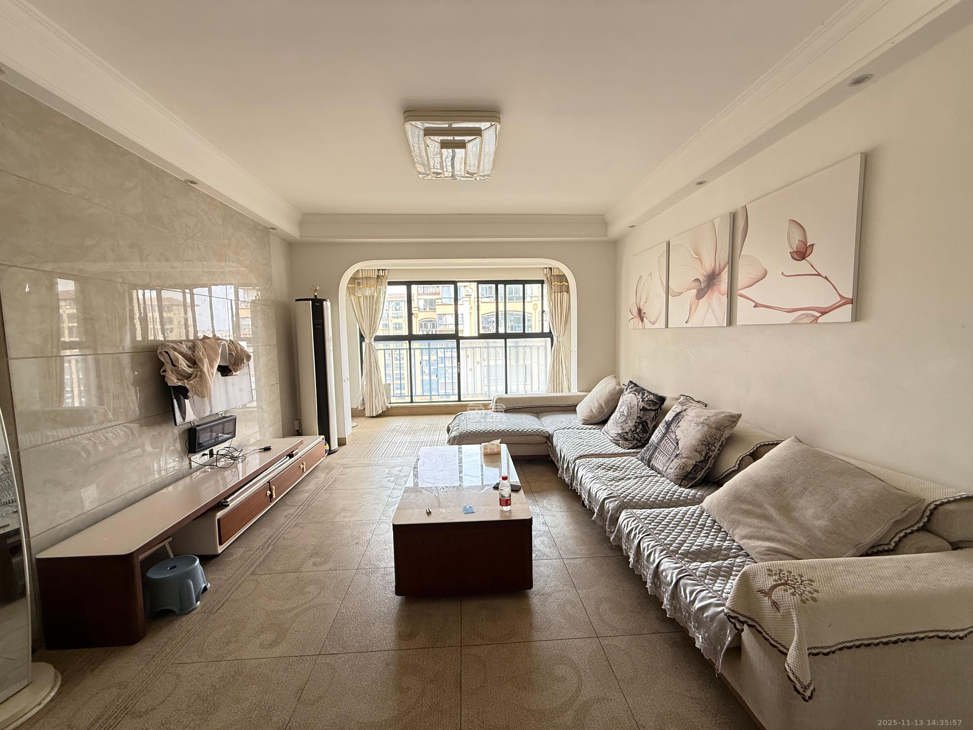 中建芙蓉嘉苑  1室2厅1卫    3000.0元/月