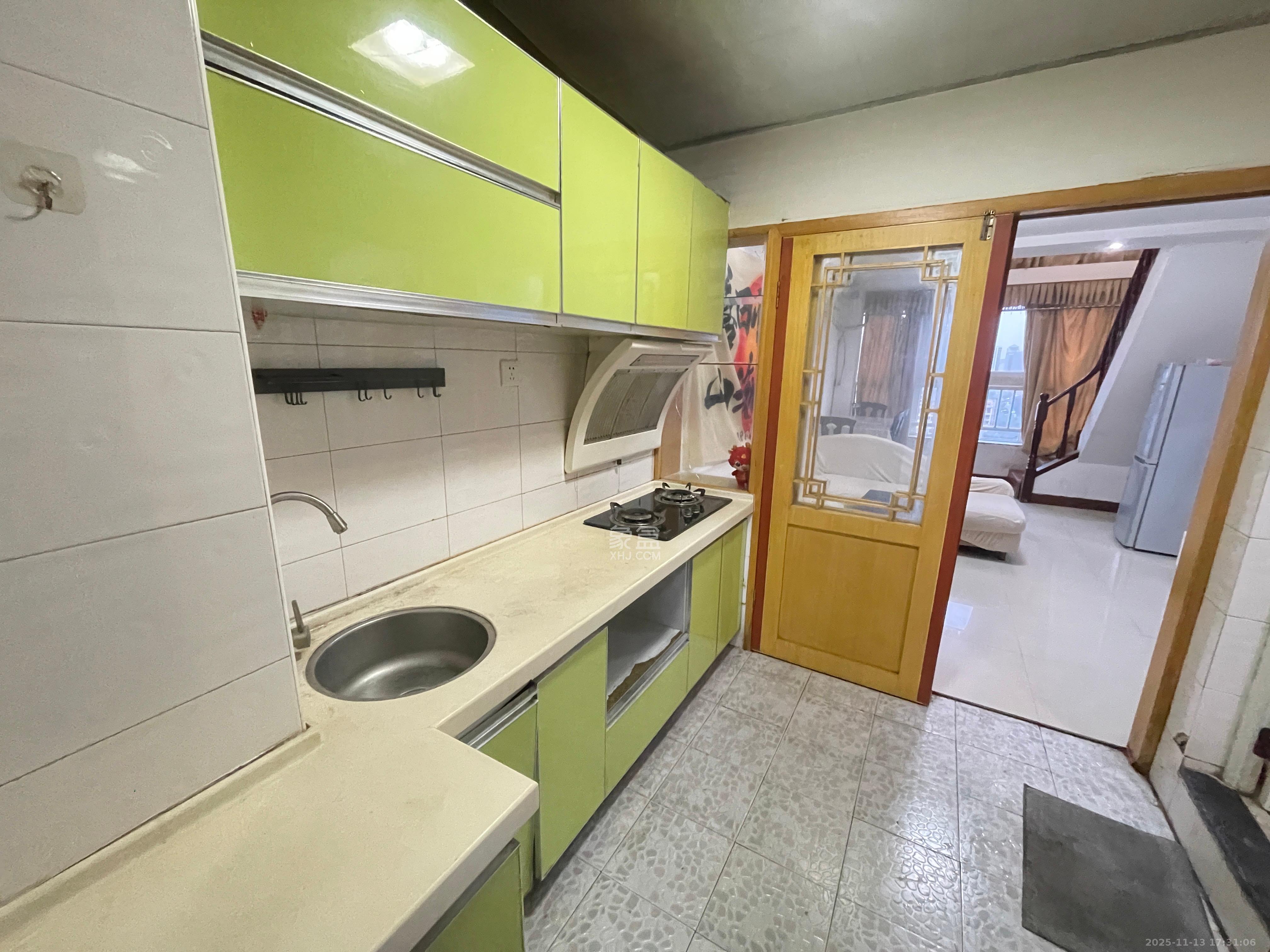 他城（天鸿时代公寓）  1室1厅1卫    1300.0元/月室内图