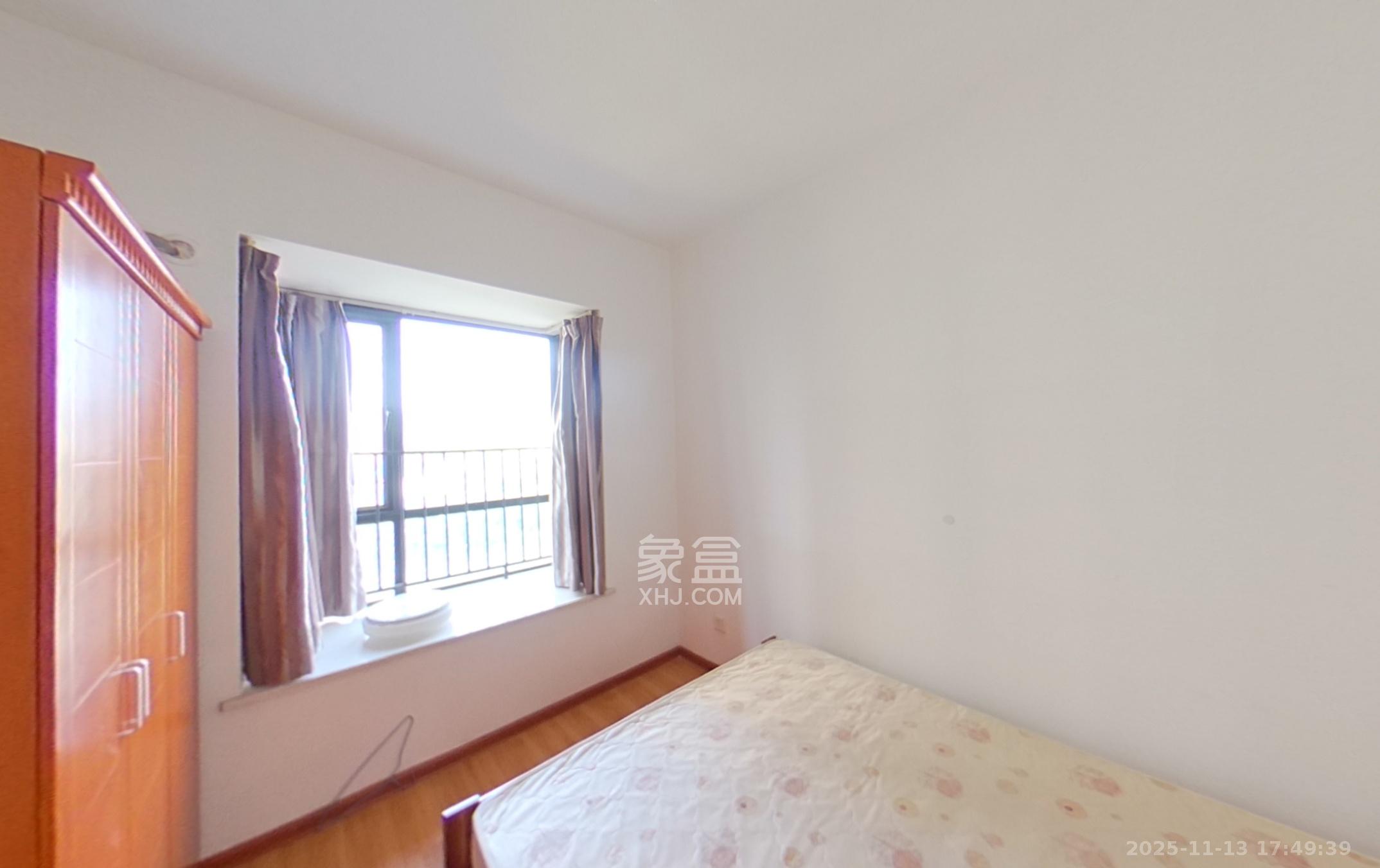 莱茵城  3室2厅2卫    85.8万卧室