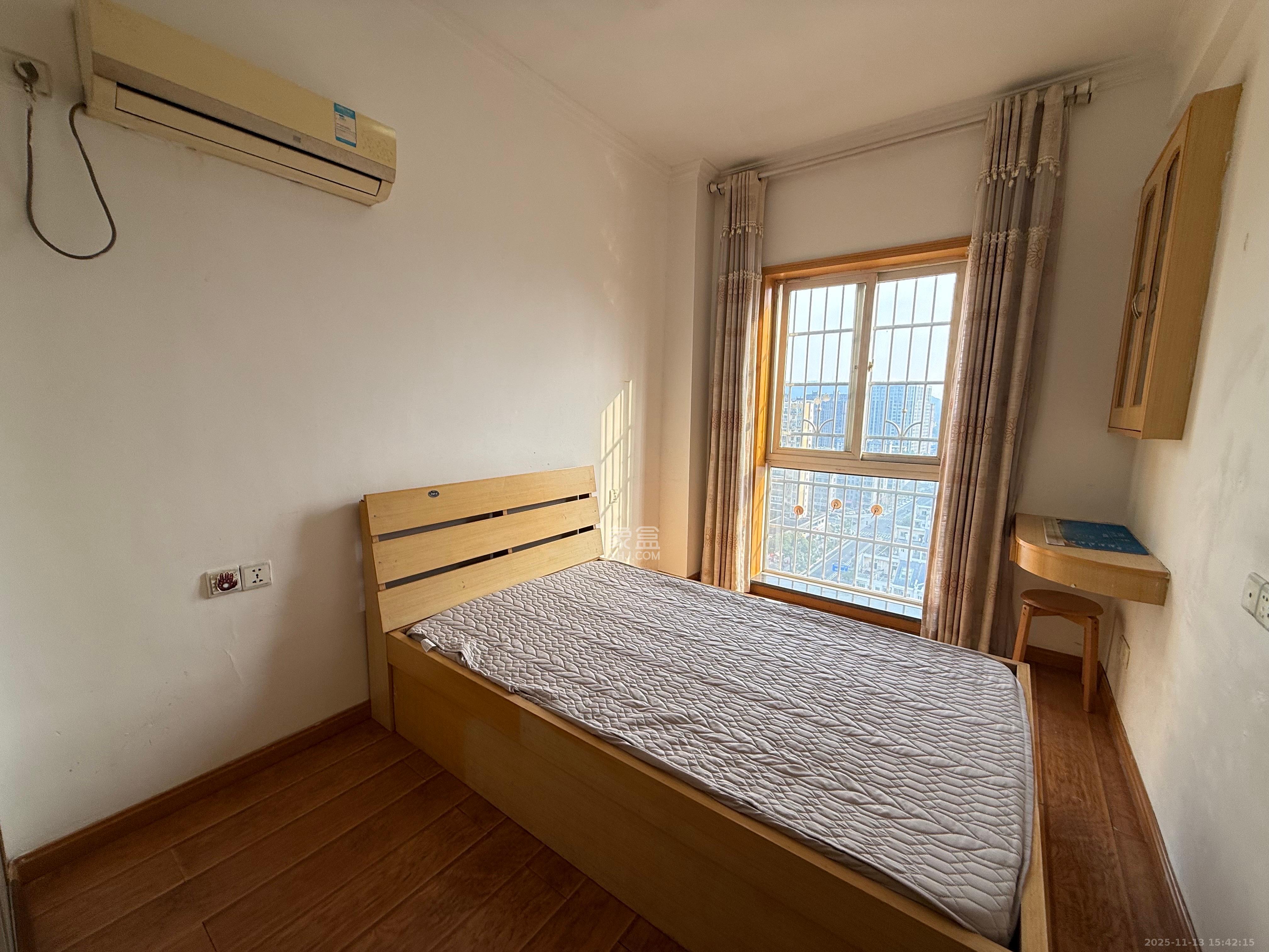 谋房博客(博客天街) 3室2厅2卫 2600.0元/月 谋房博客(博客天街) 3室2厅2卫 2600.0元/月室内图