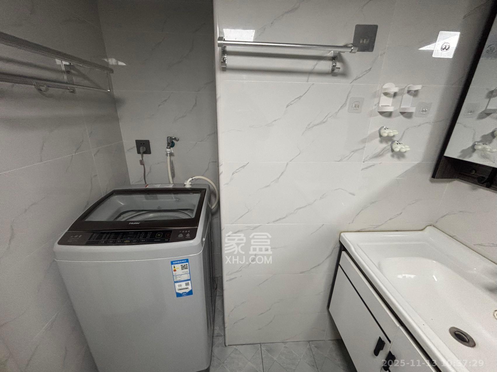 荣盛花语书苑 1室0厅0卫 2200.0元/月 荣盛花语书苑 1室0厅0卫 2200.0元/月室内图