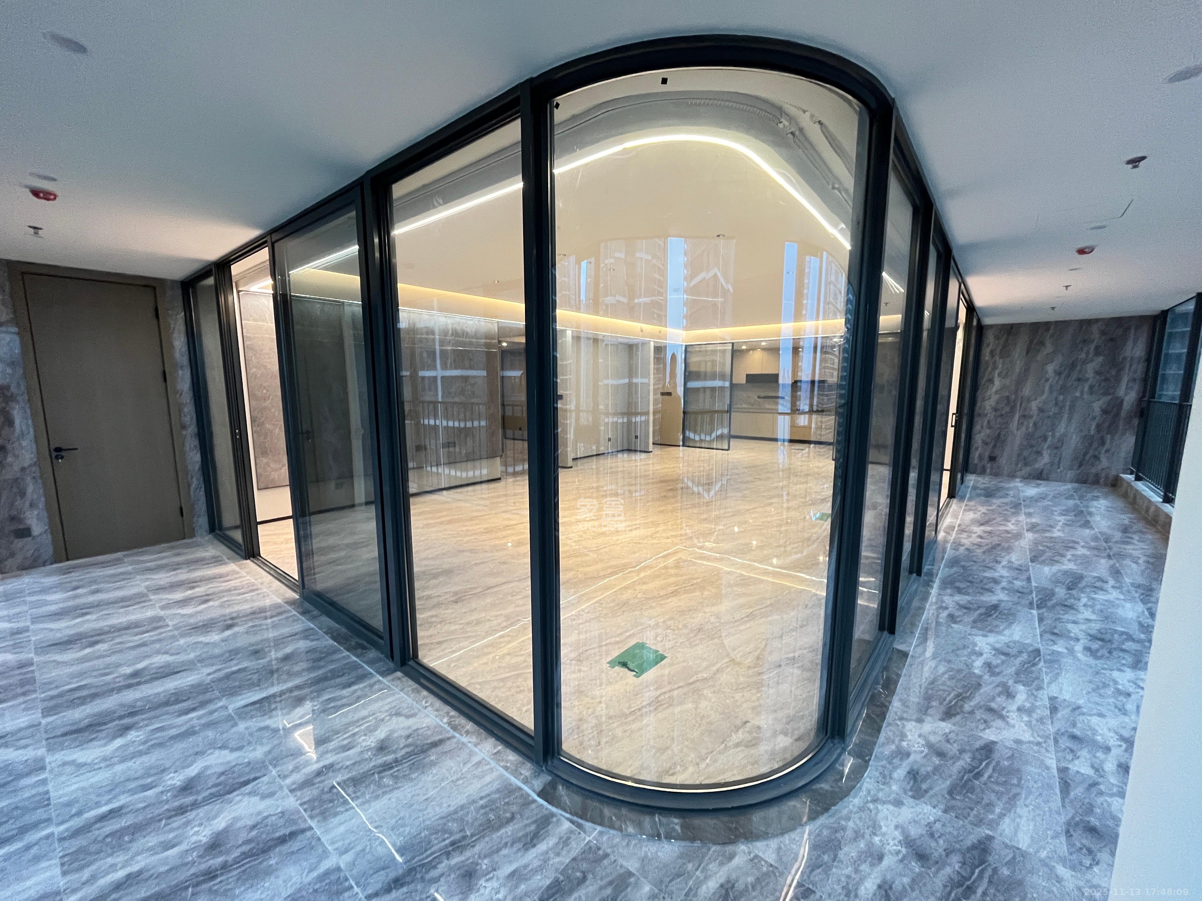 旭辉铂悦湘江  4室2厅5卫    25000.0元/月室内图