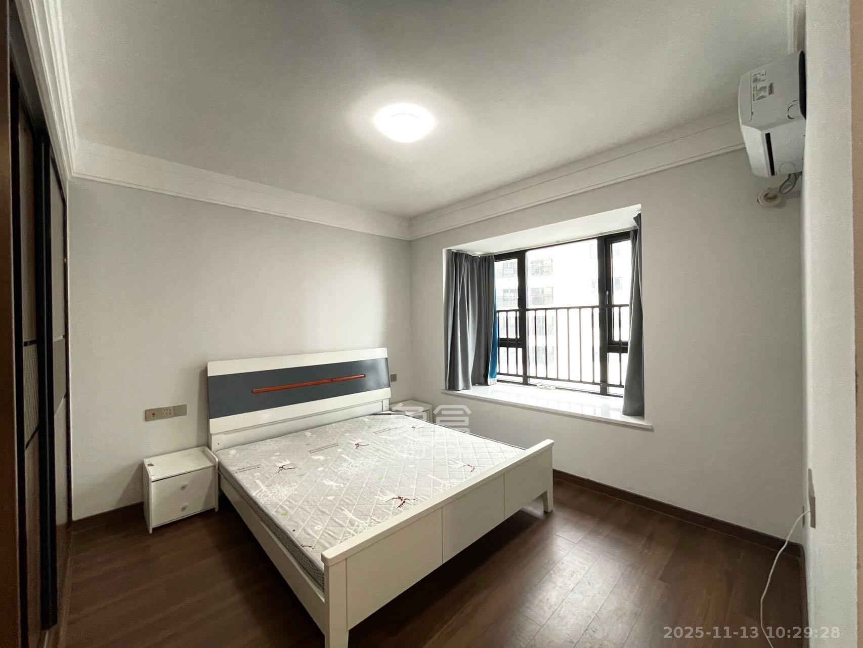 中国铁建金色蓝庭  3室2厅2卫    3200.0元/月室内图