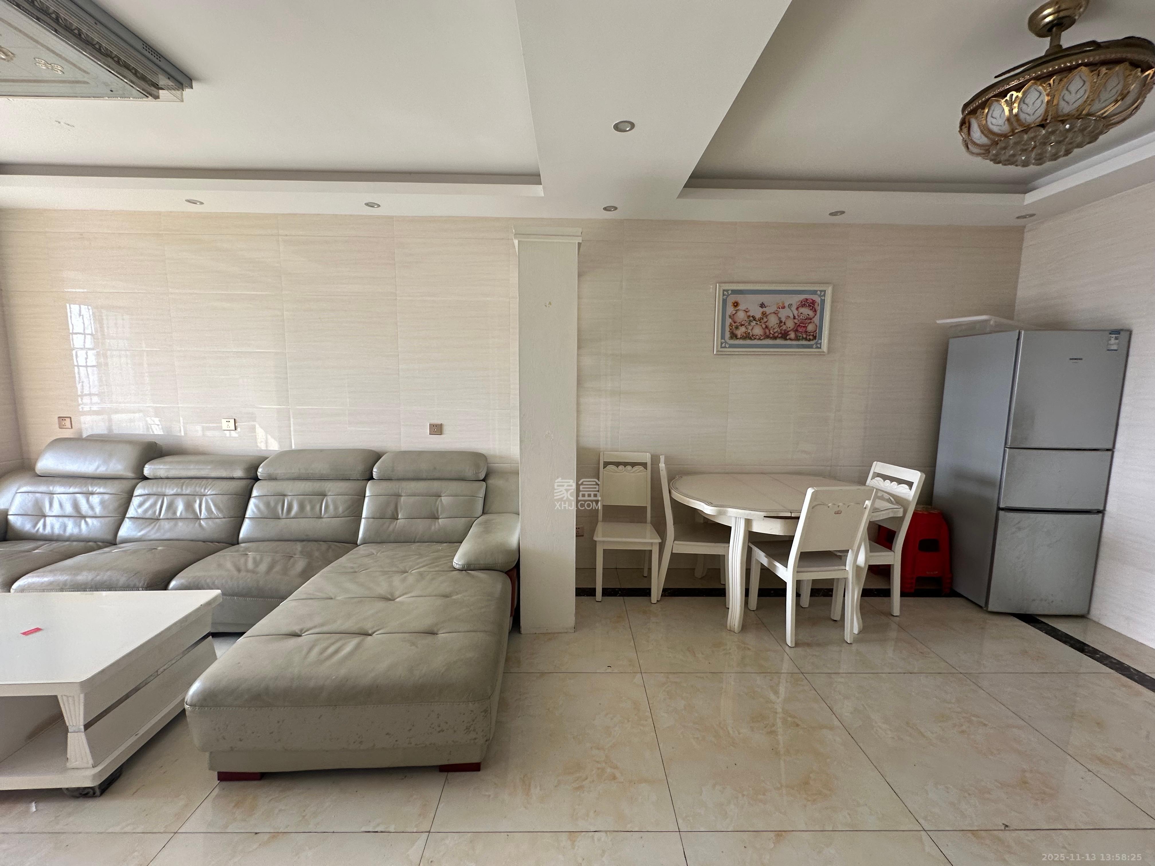 深业睿城  2室2厅1卫    1800.0元/月室内图