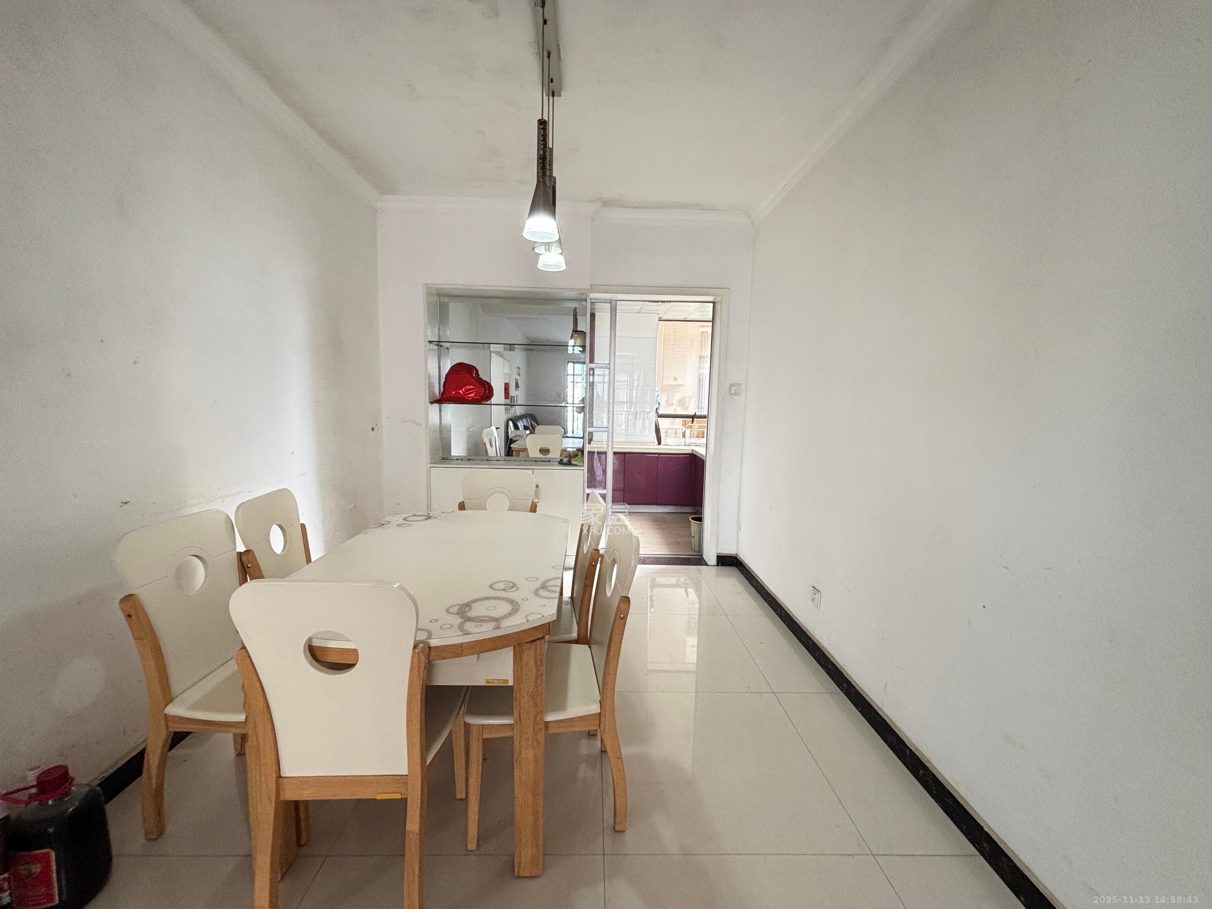 钱隆樽品(一、二、三期) 3室2厅2卫 2800.0元/月 钱隆樽品(一、二、三期) 3室2厅2卫 2800.0元/月室内图