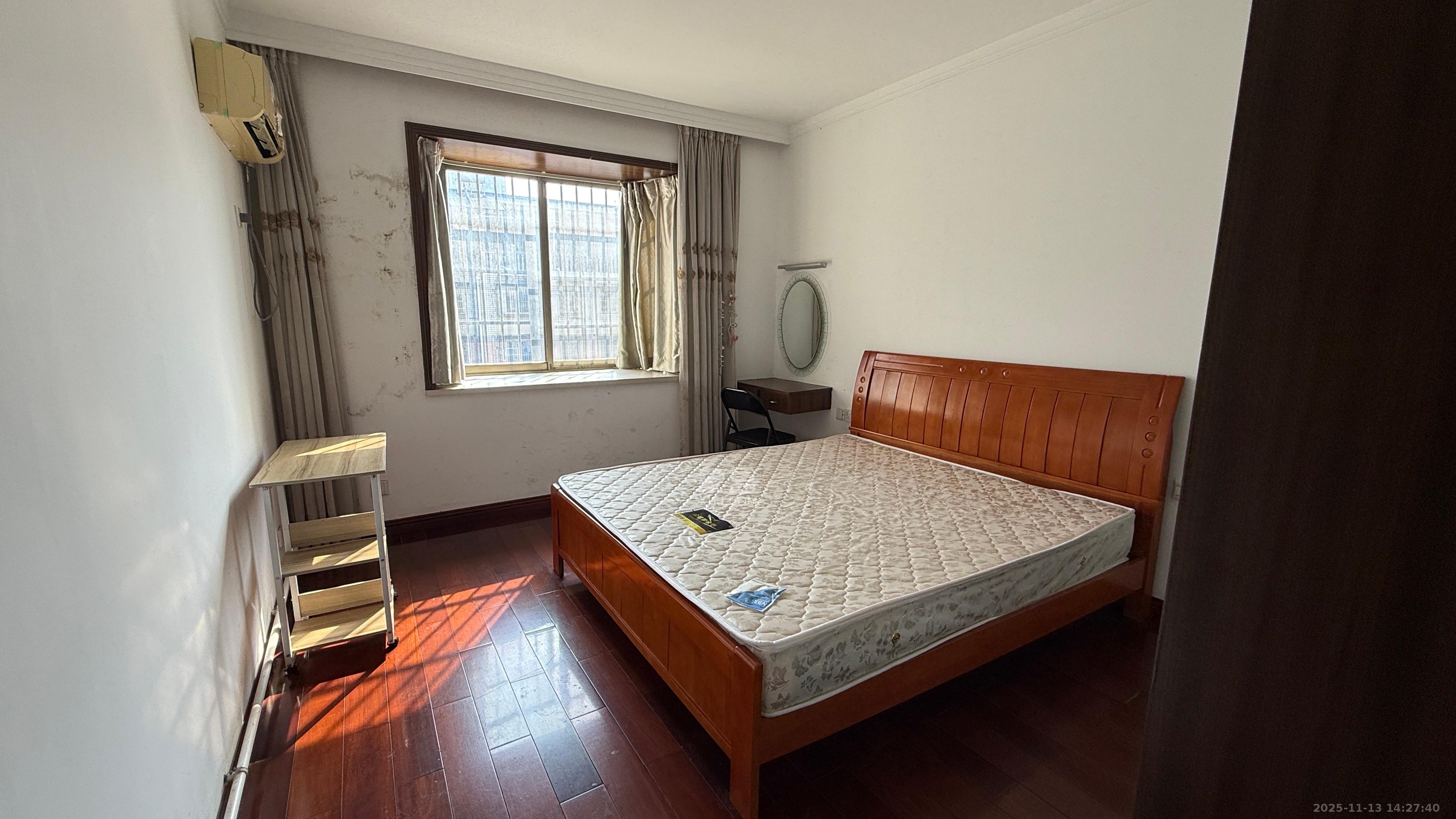 东南明苑  9室2厅3卫    3500.0元/月室内图