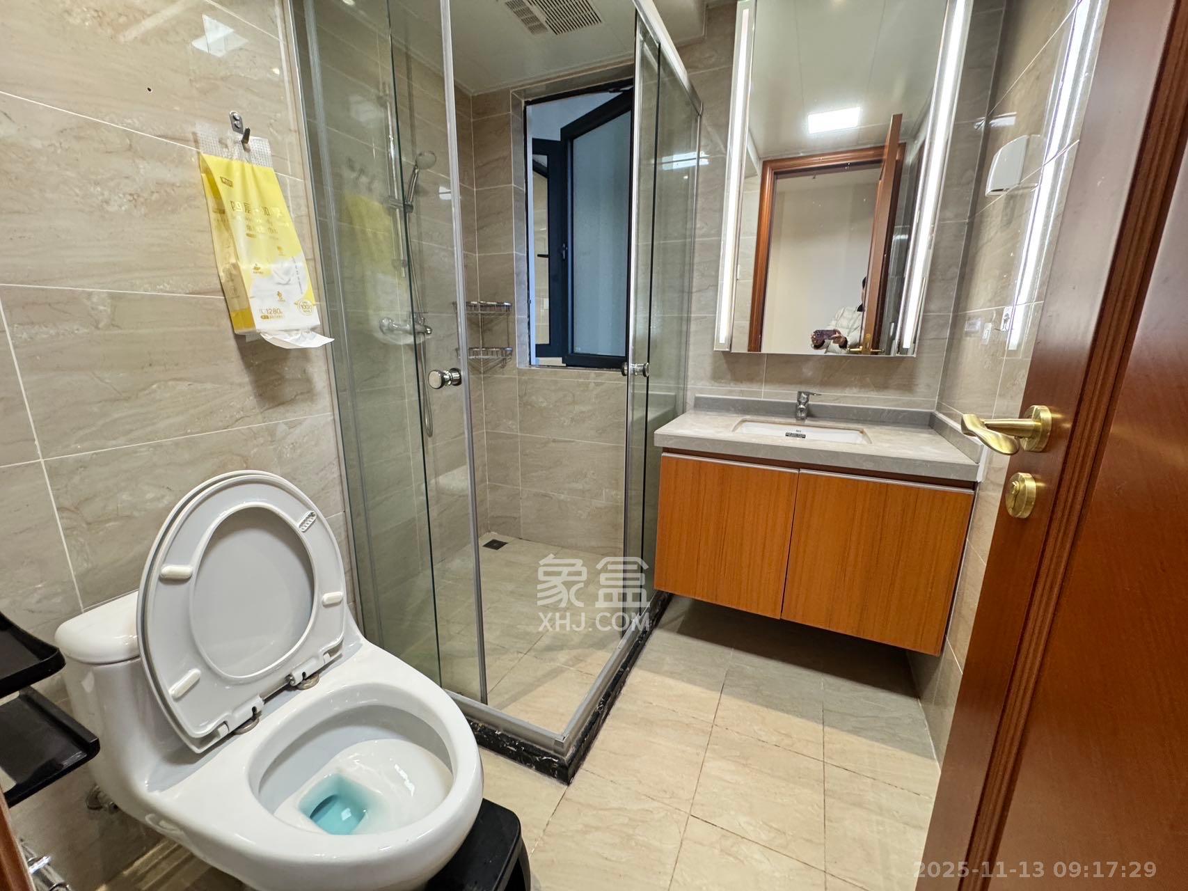 恒大翡翠华庭  2室2厅2卫    1800.0元/月室内图