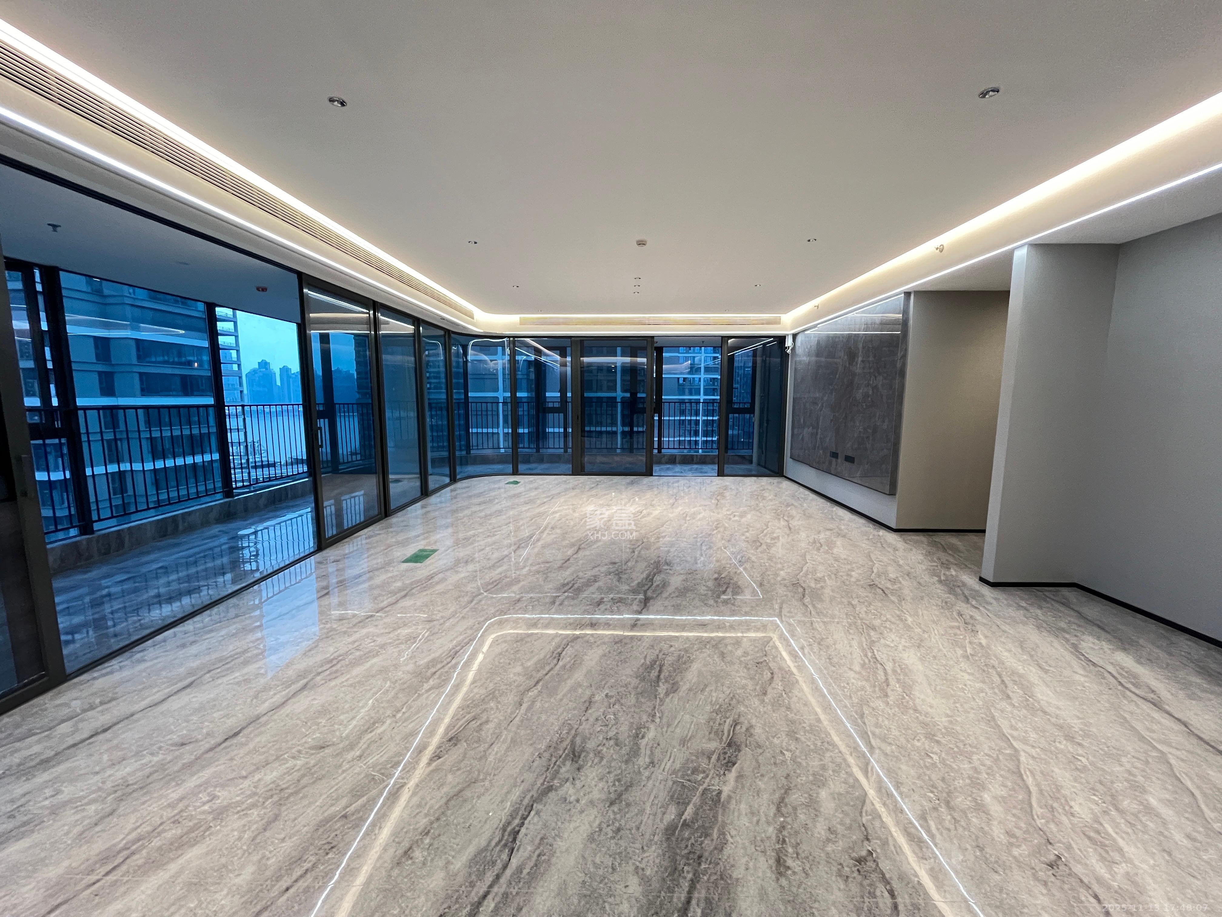 旭辉铂悦湘江  4室2厅5卫    25000.0元/月室内图