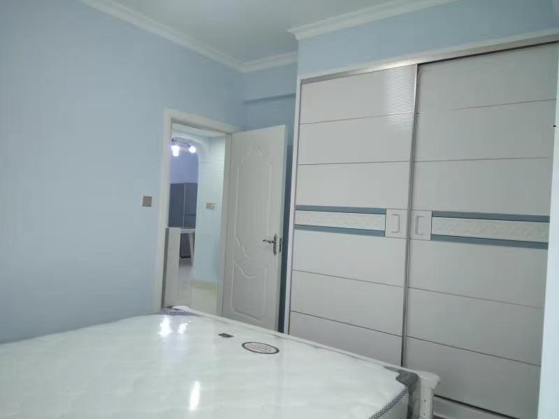 尚书房  2室2厅1卫    2000.0元/月室内图1