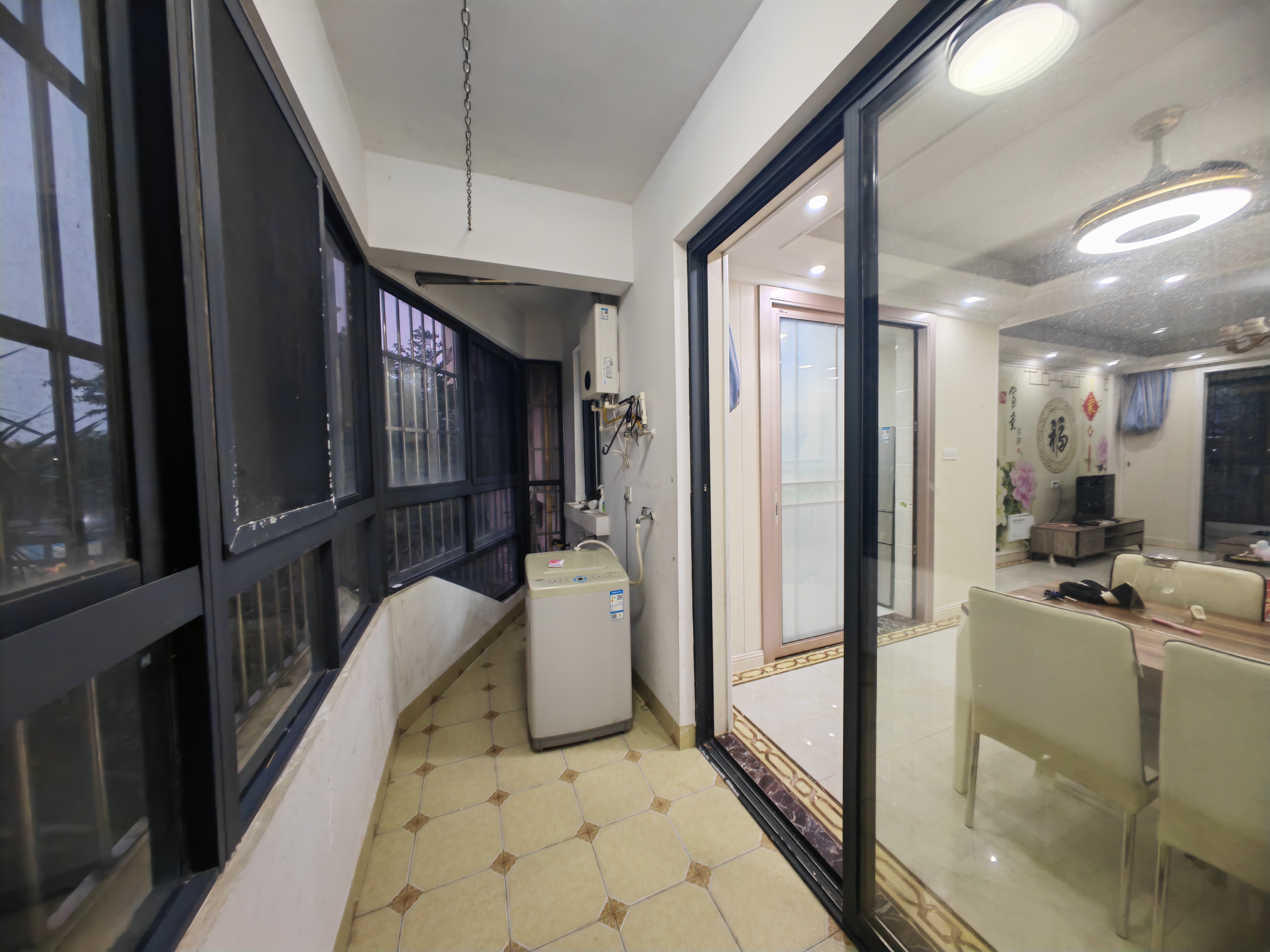 新城吾悦广场 3室2厅2卫 3200.0元/月 新城吾悦广场 3室2厅2卫 3200.0元/月室内图