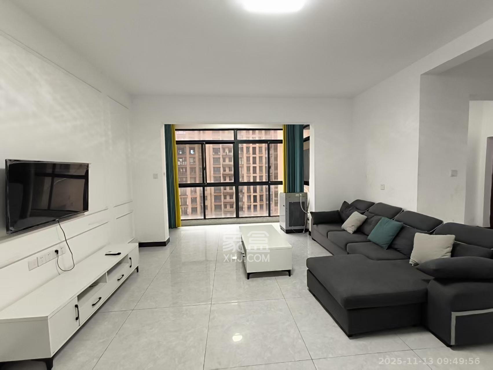 湘诚德峰小区B区 4室2厅2卫 2800.0元/月 湘诚德峰小区B区 4室2厅2卫 2800.0元/月室内图