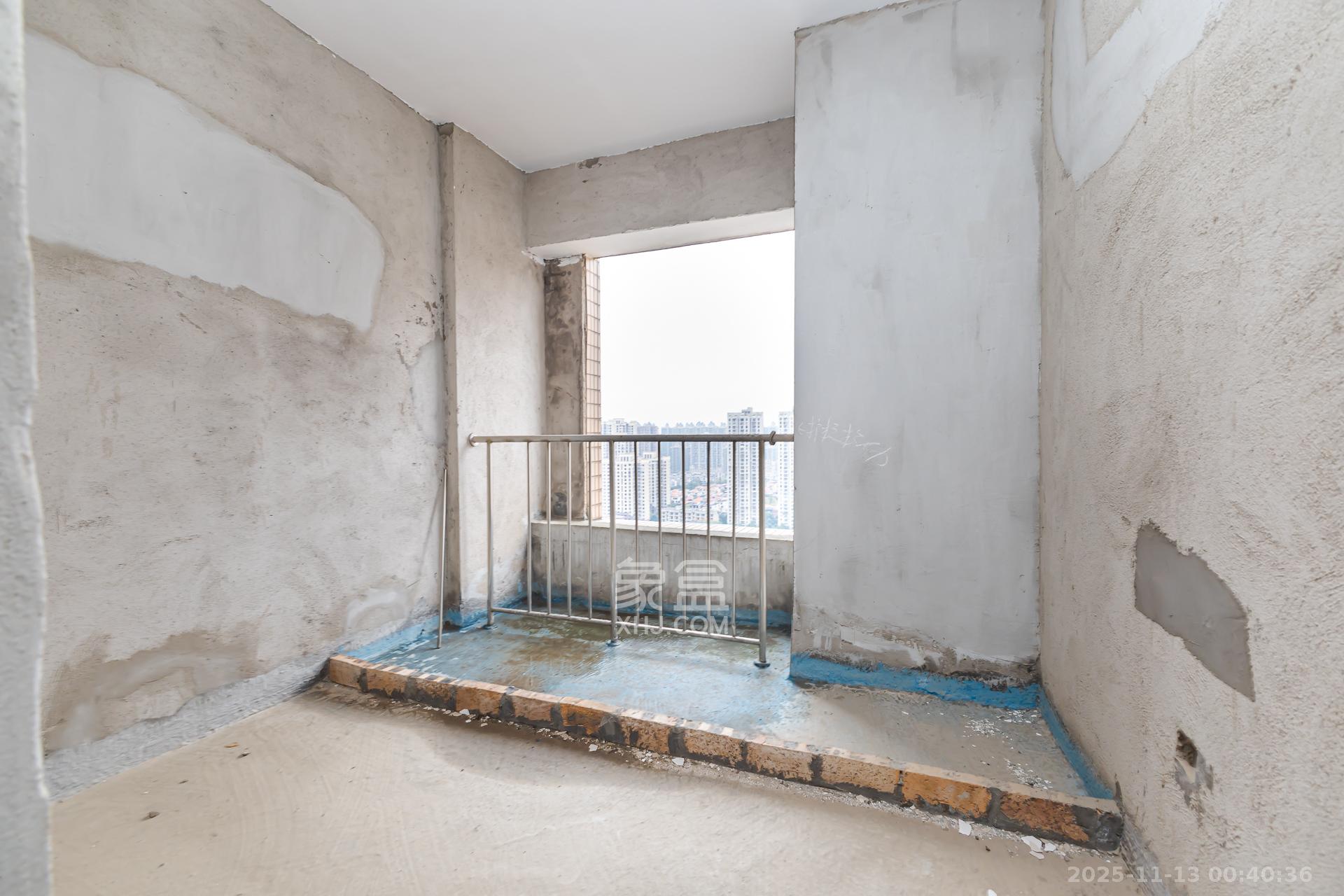 润和又一城  1室0厅0卫    88.0万卧室