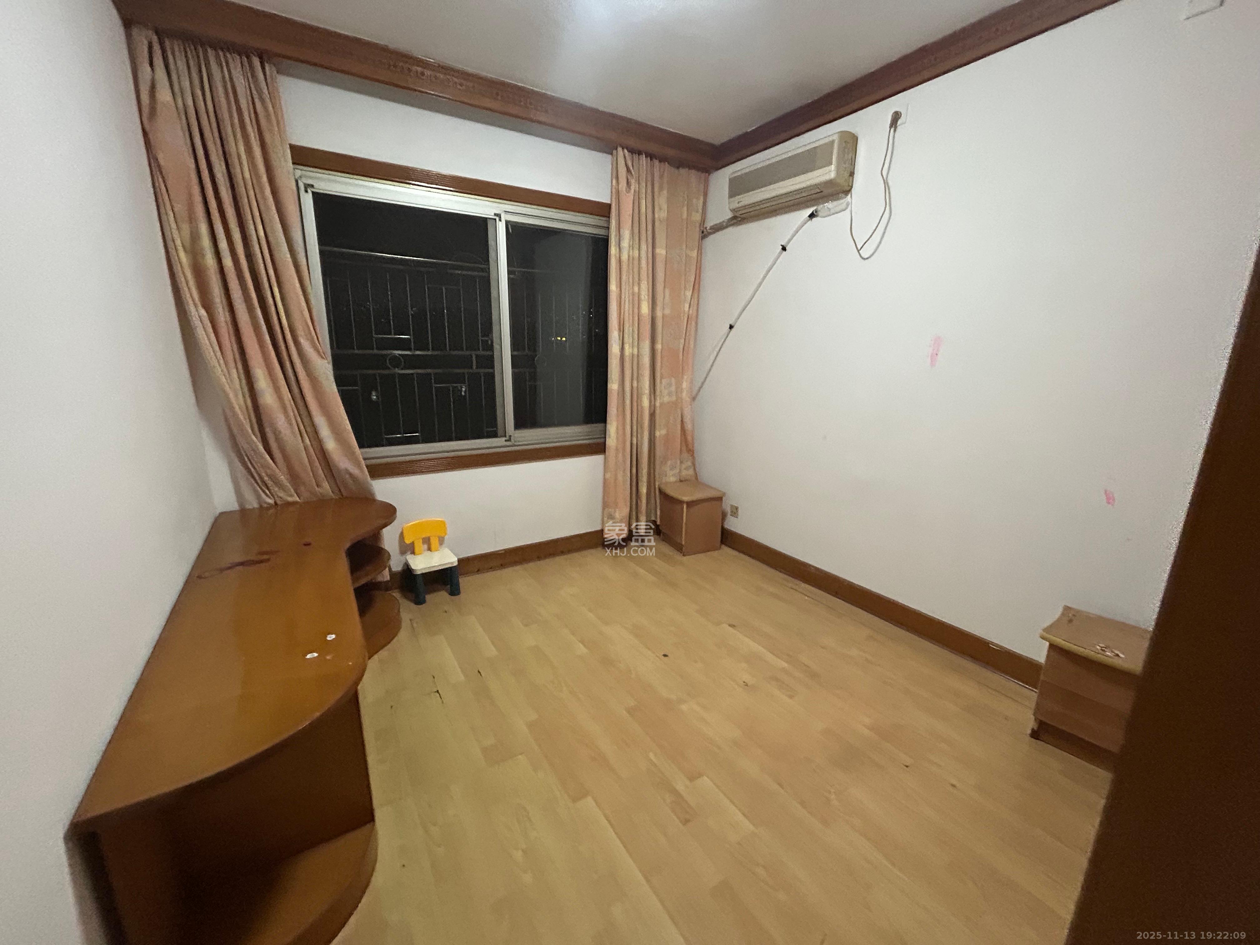 梅岭村  3室2厅1卫    2200.0元/月室内图