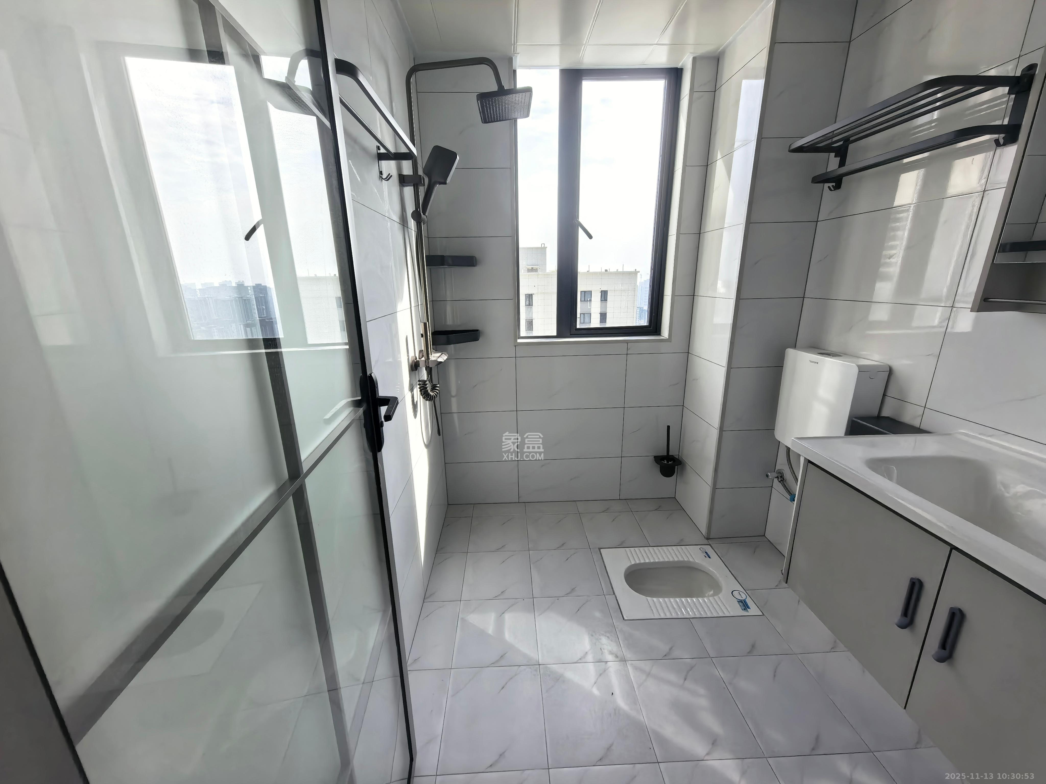 和景家园二期  2室2厅1卫    2000.0元/月室内图