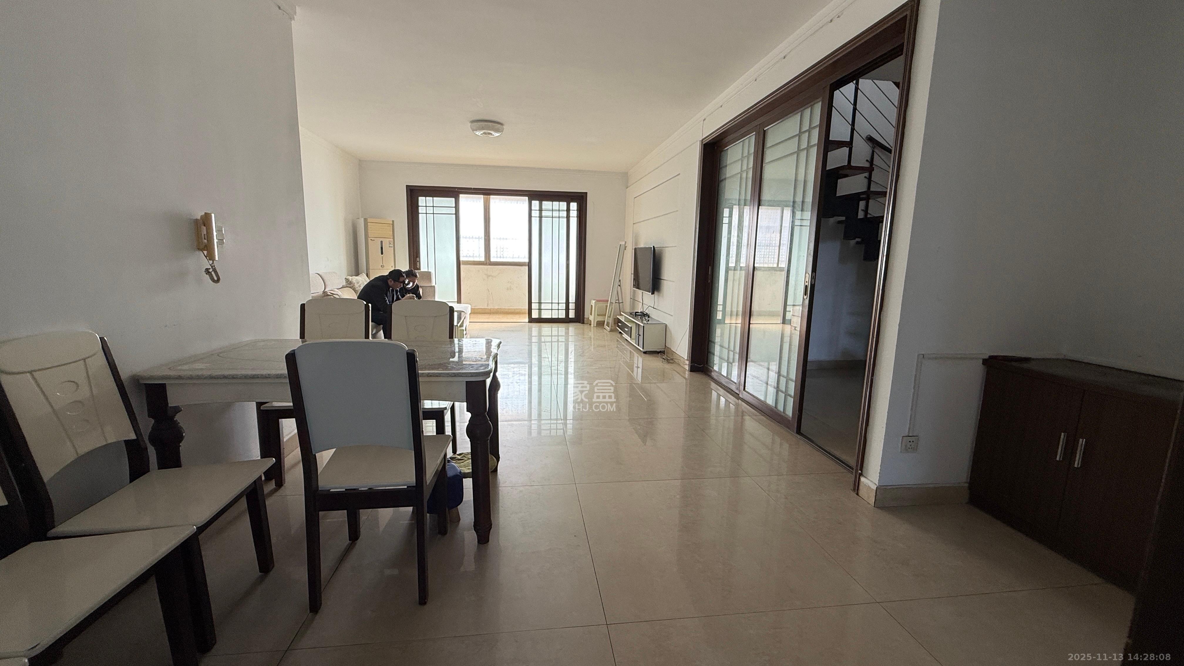 东南明苑  9室2厅3卫    3500.0元/月室内图