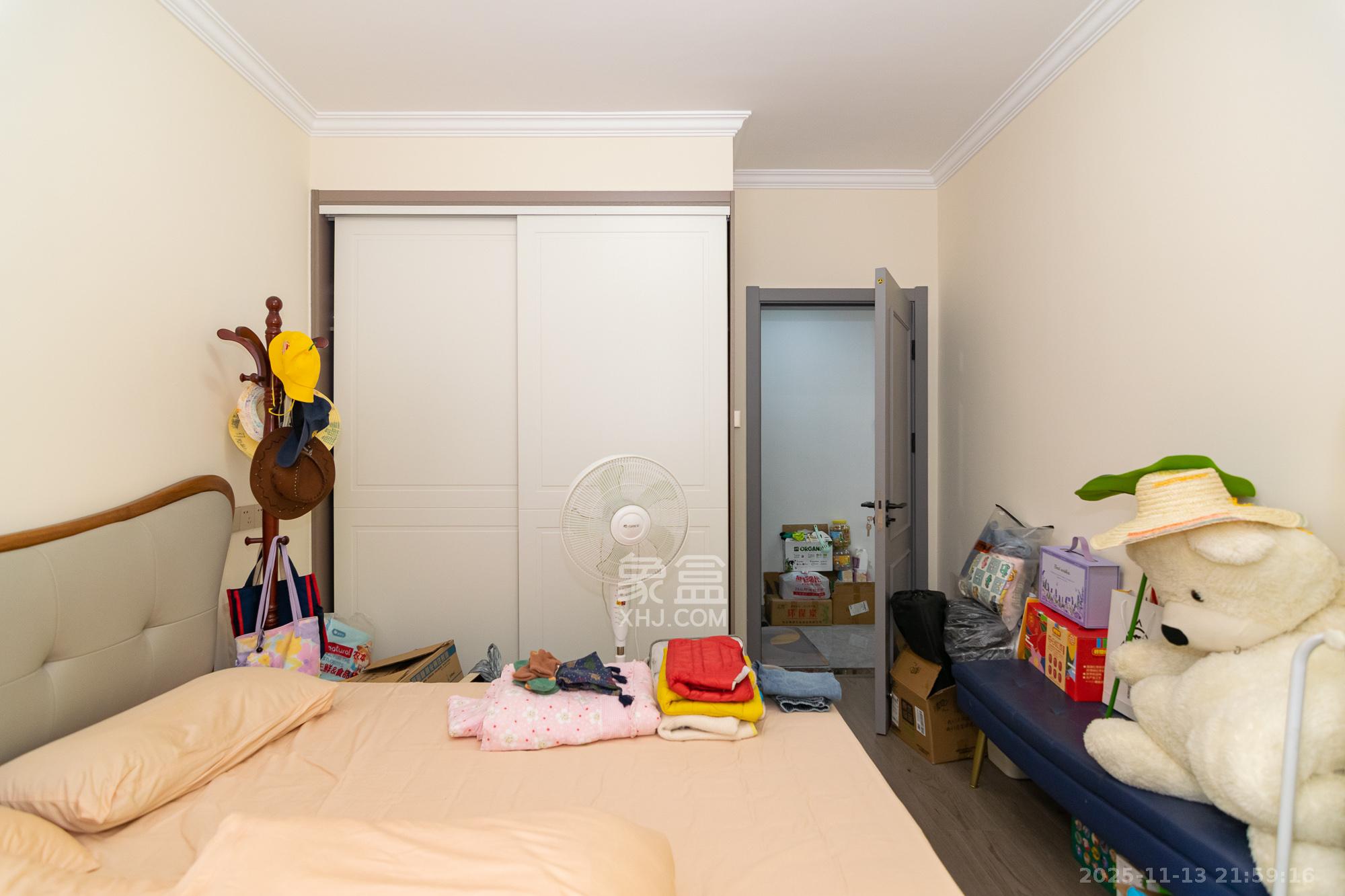 澳海澜庭 4室2厅2卫 108.0万 澳海澜庭 4室2厅2卫 108.0万卧室