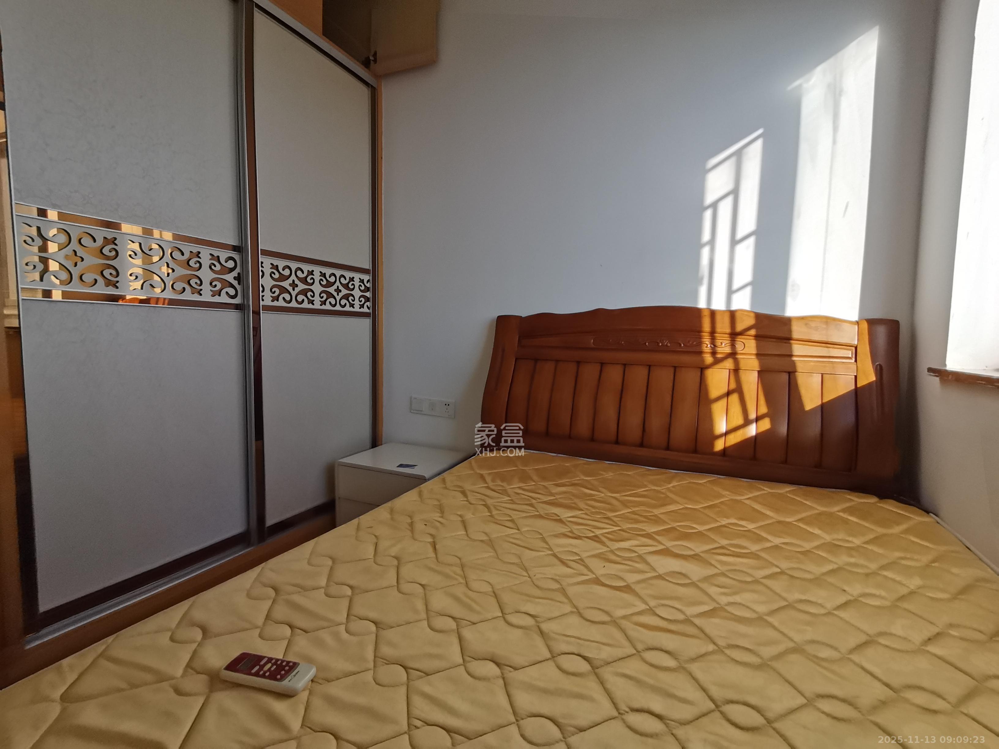 莱茵城  3室2厅1卫    2100.0元/月室内图