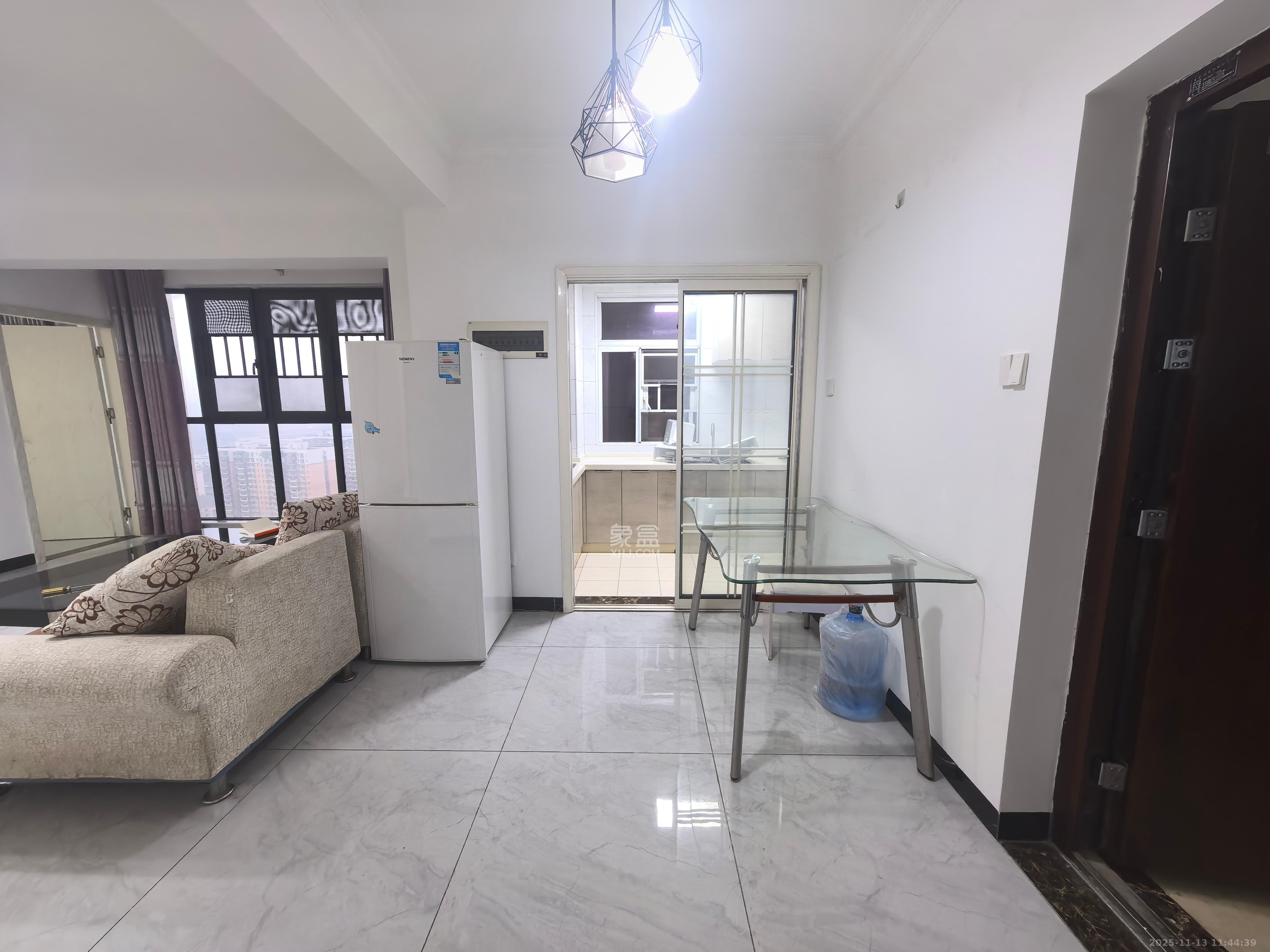 和悦城(蟠龙景苑) 3室2厅1卫 1800.0元/月 和悦城(蟠龙景苑) 3室2厅1卫 1800.0元/月室内图