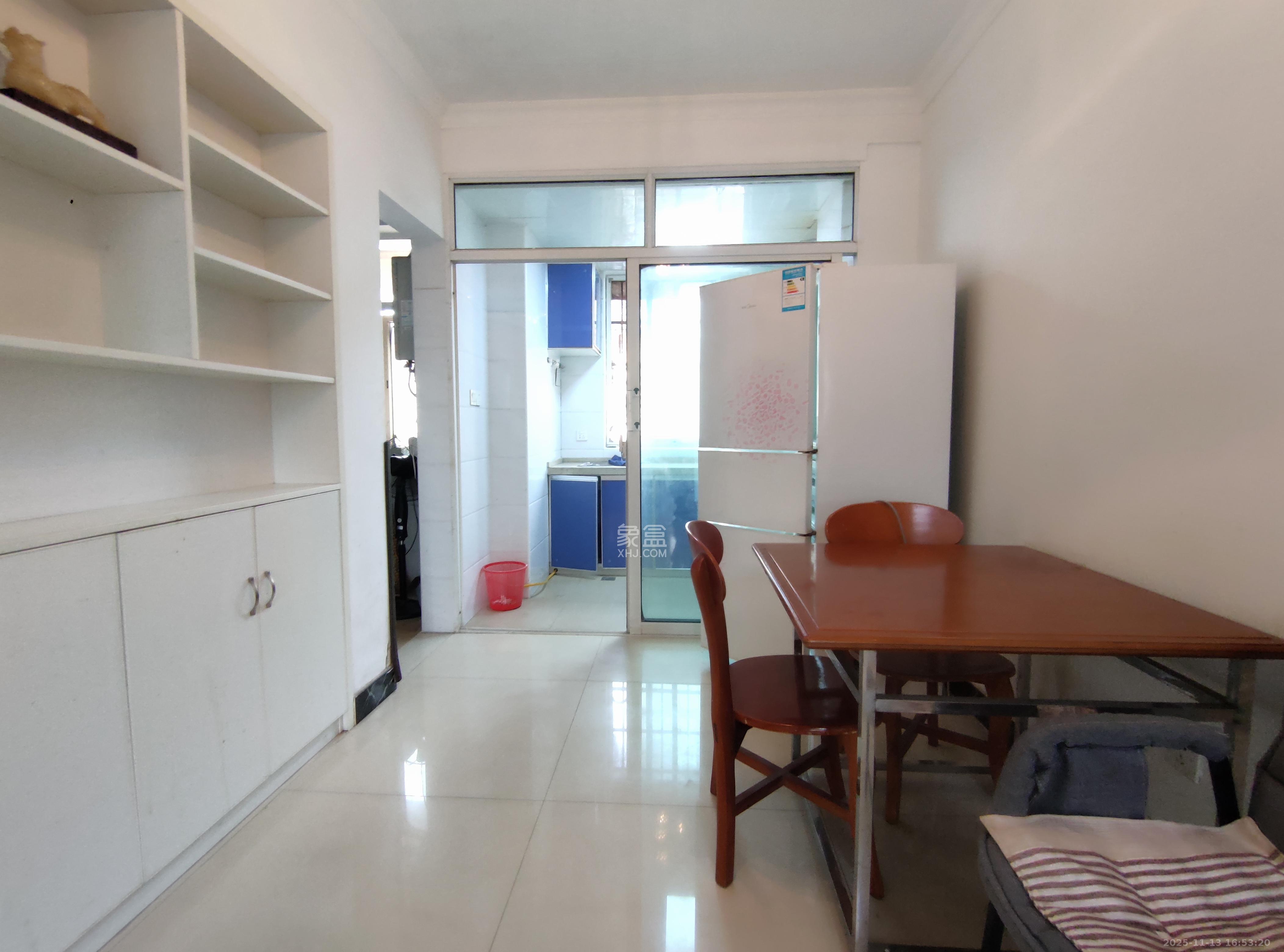 润芳园  3室2厅1卫    2000.0元/月室内图