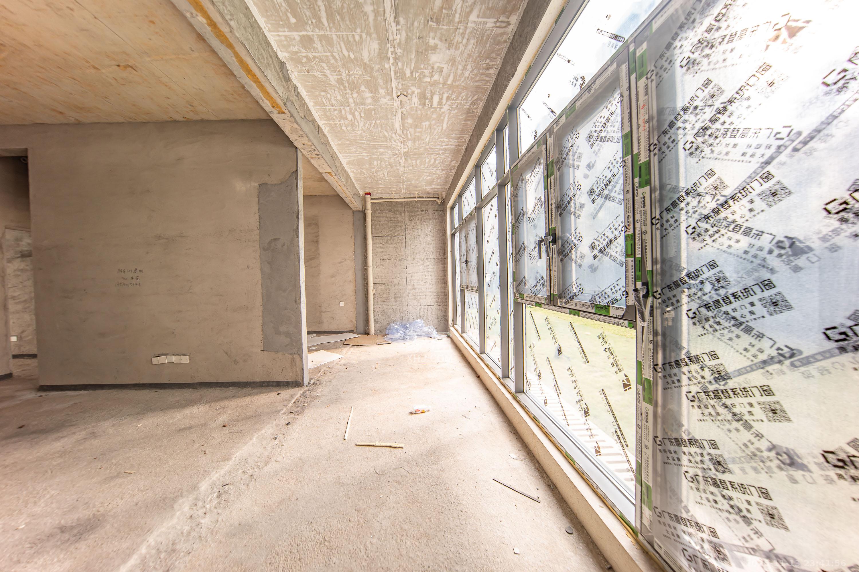 保利长交锦上  4室2厅2卫    120.0万阳台