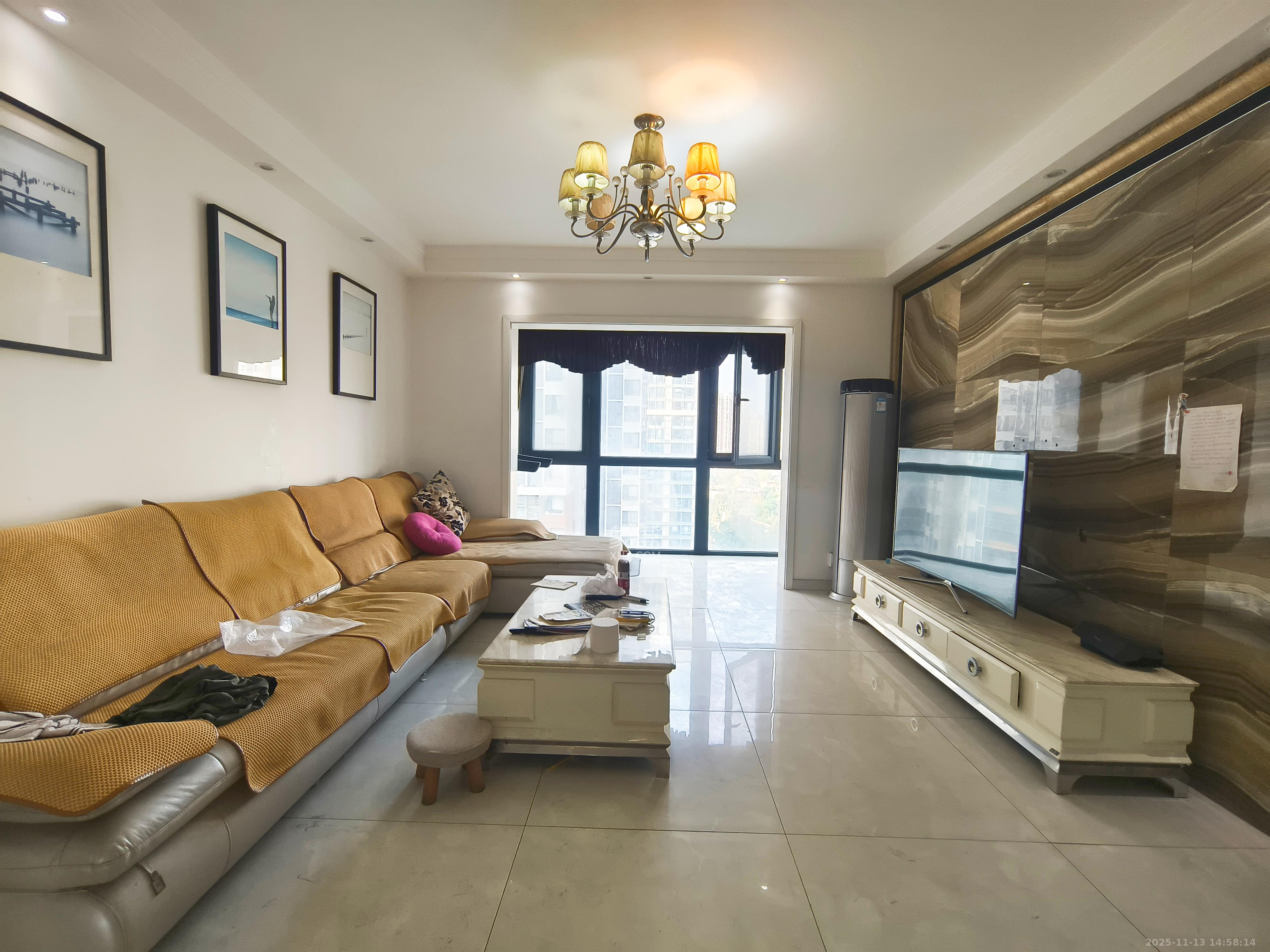 盛地尊域 4室2厅2卫 2200.0元/月 盛地尊域 4室2厅2卫 2200.0元/月室内图