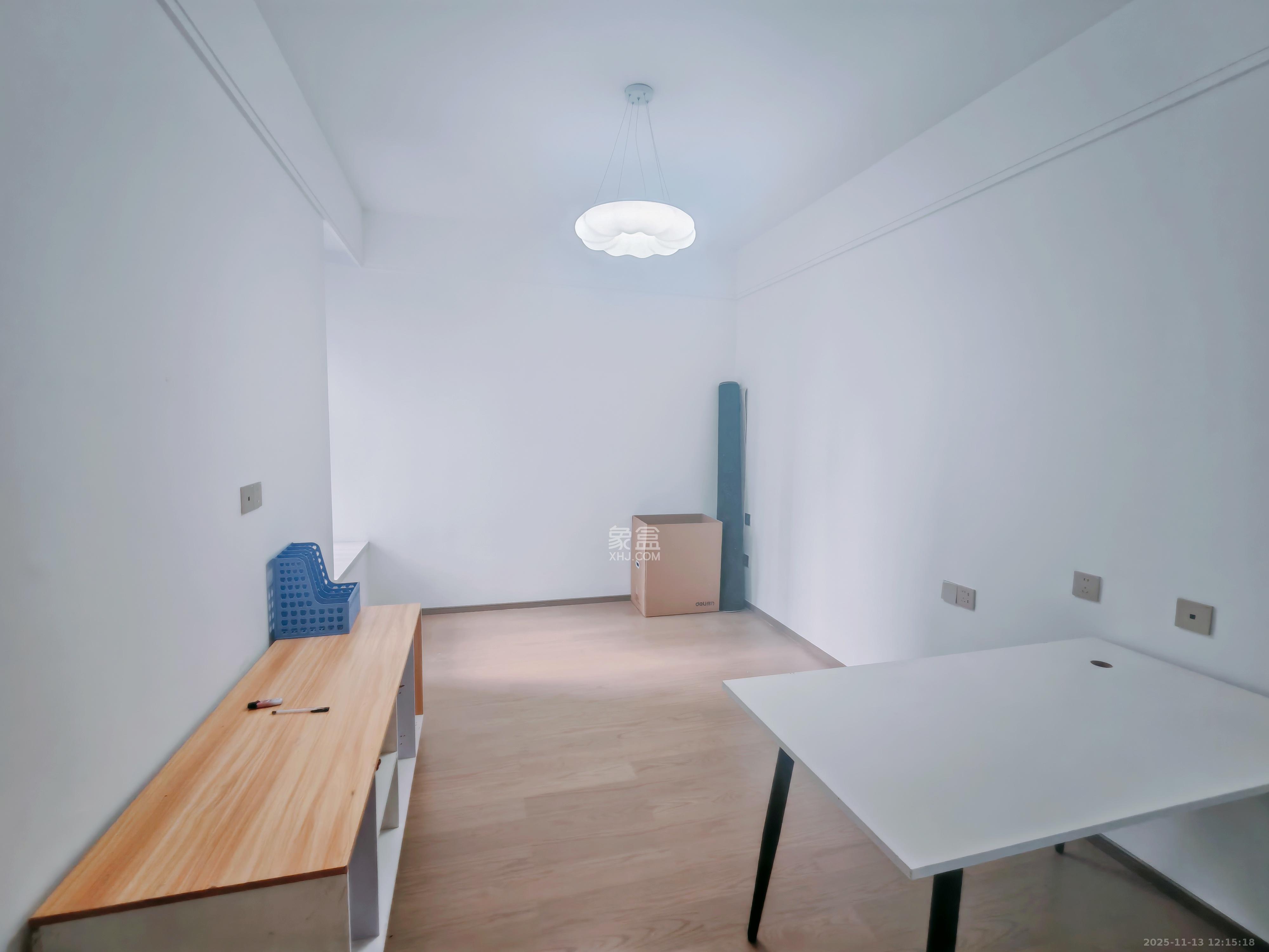 复地滨江金融中心  3室2厅2卫    4500.0元/月室内图