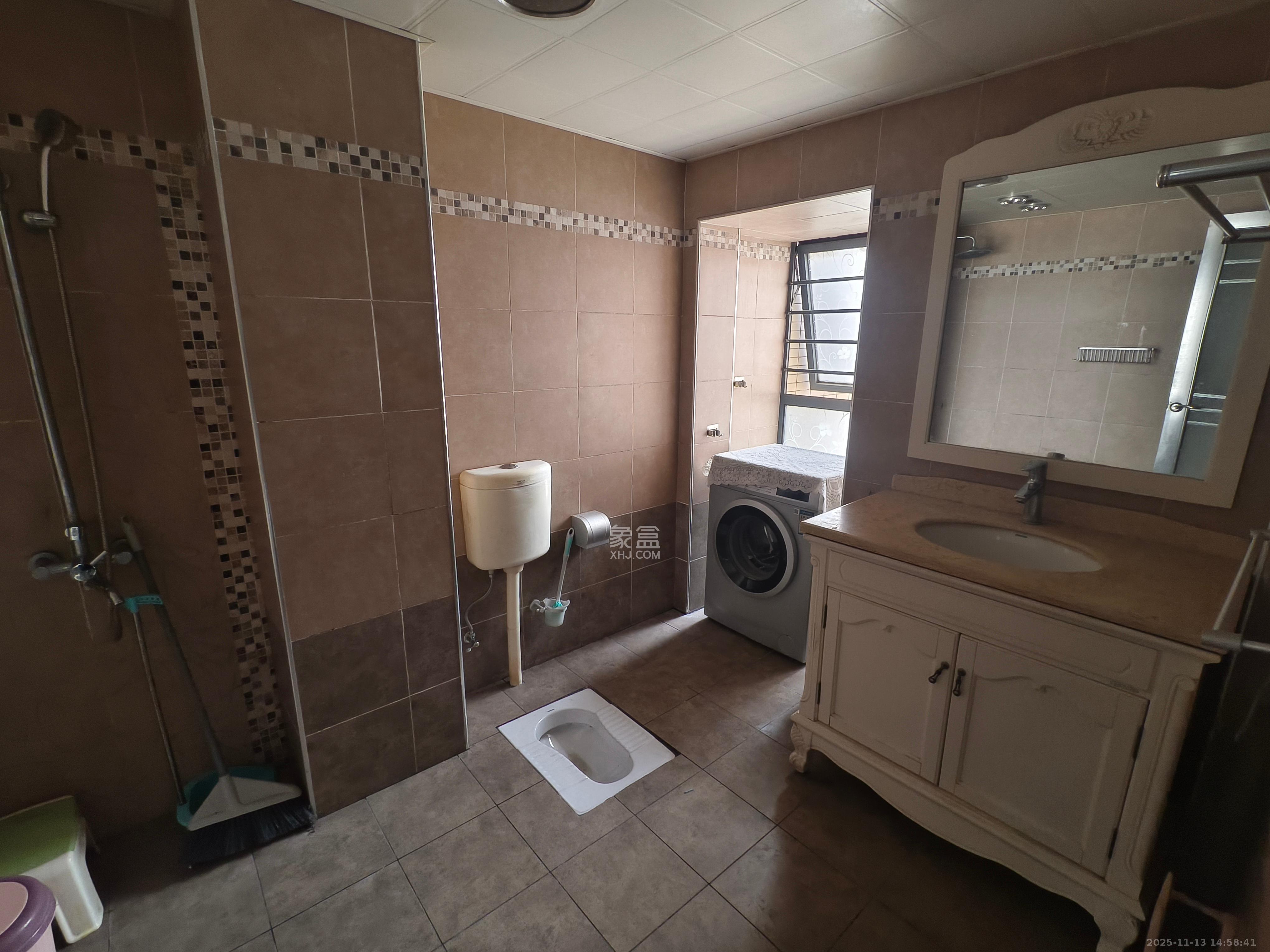 长盛岚庭  3室2厅1卫    2380.0元/月室内图