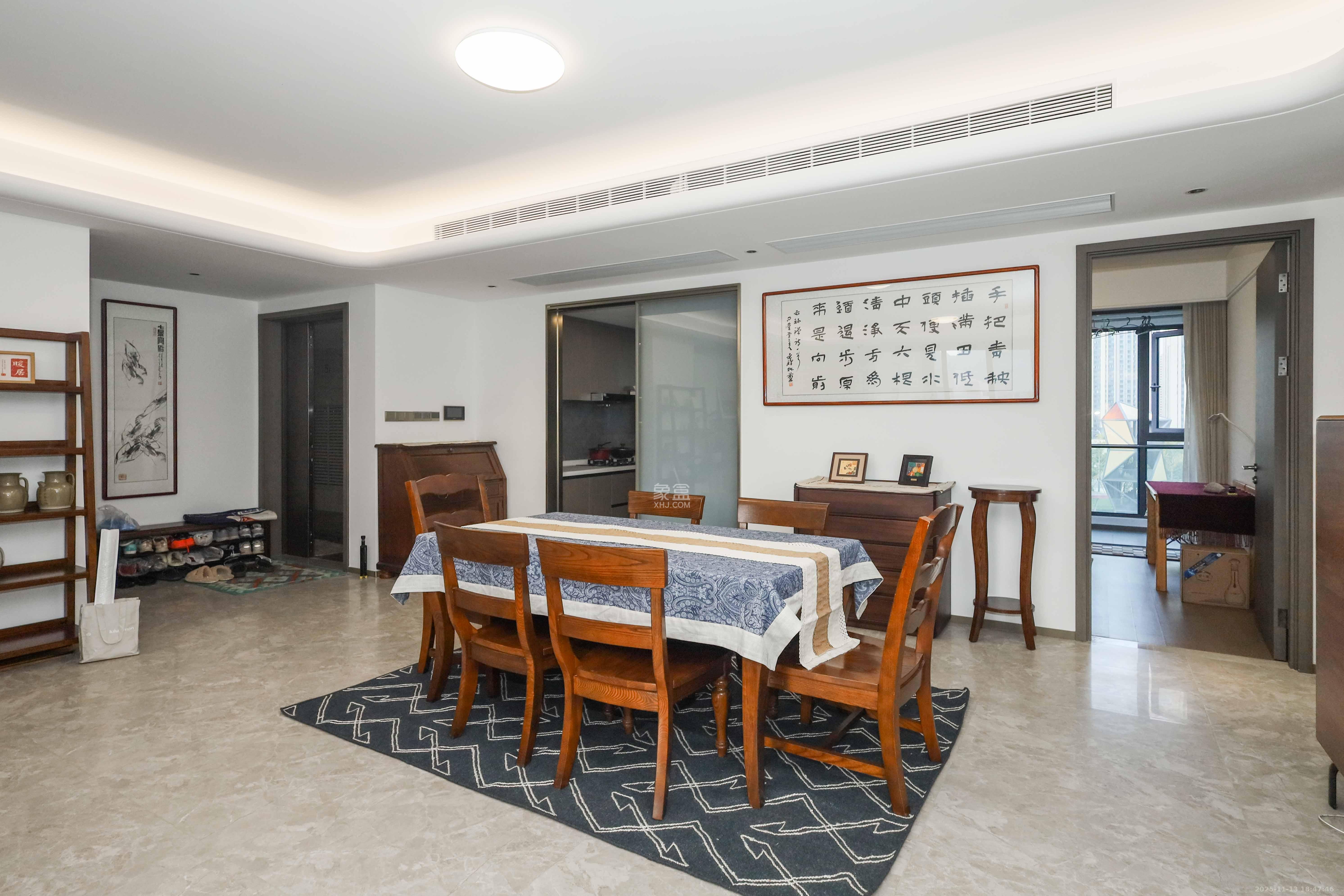 绿城招商桂语雲峯  4室2厅2卫    380.0万客厅