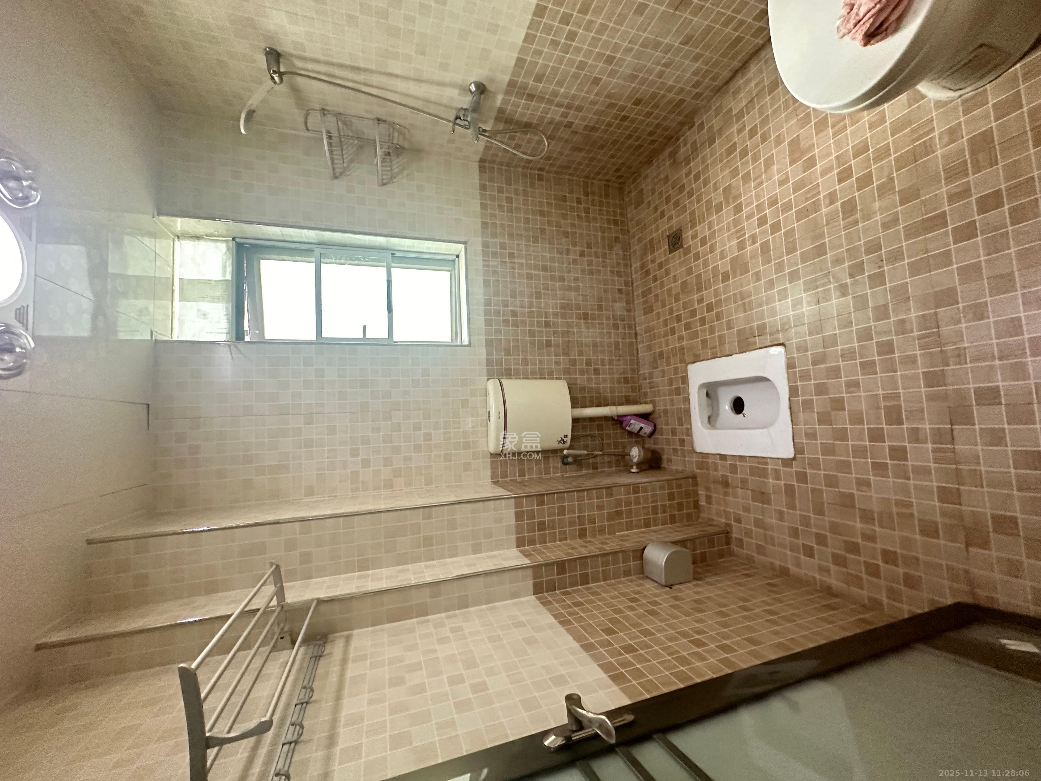 新城新世界一二三期  2室2厅1卫    2300.0元/月室内图