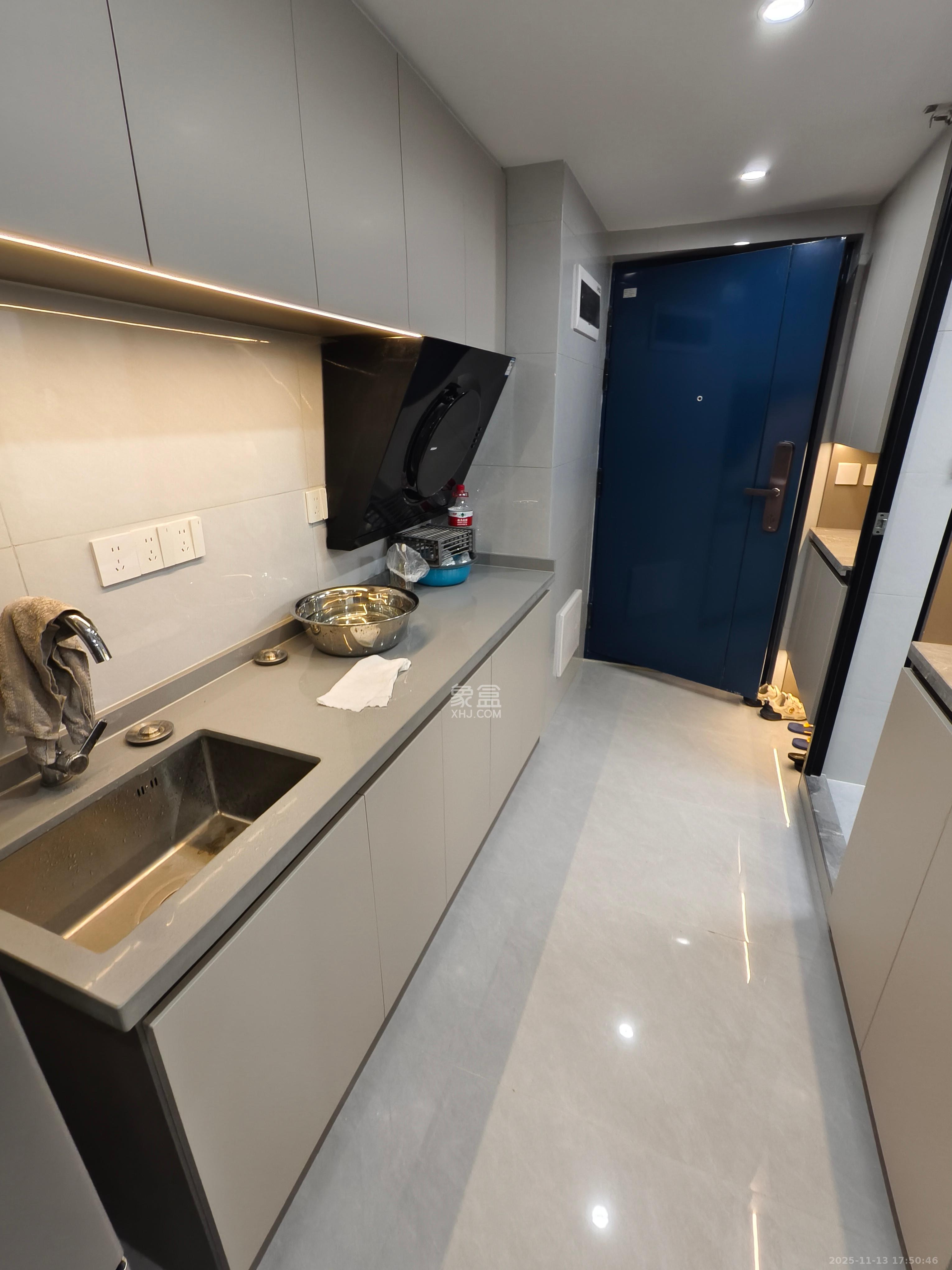 绿地V岛  2室1厅1卫    2600.0元/月室内图