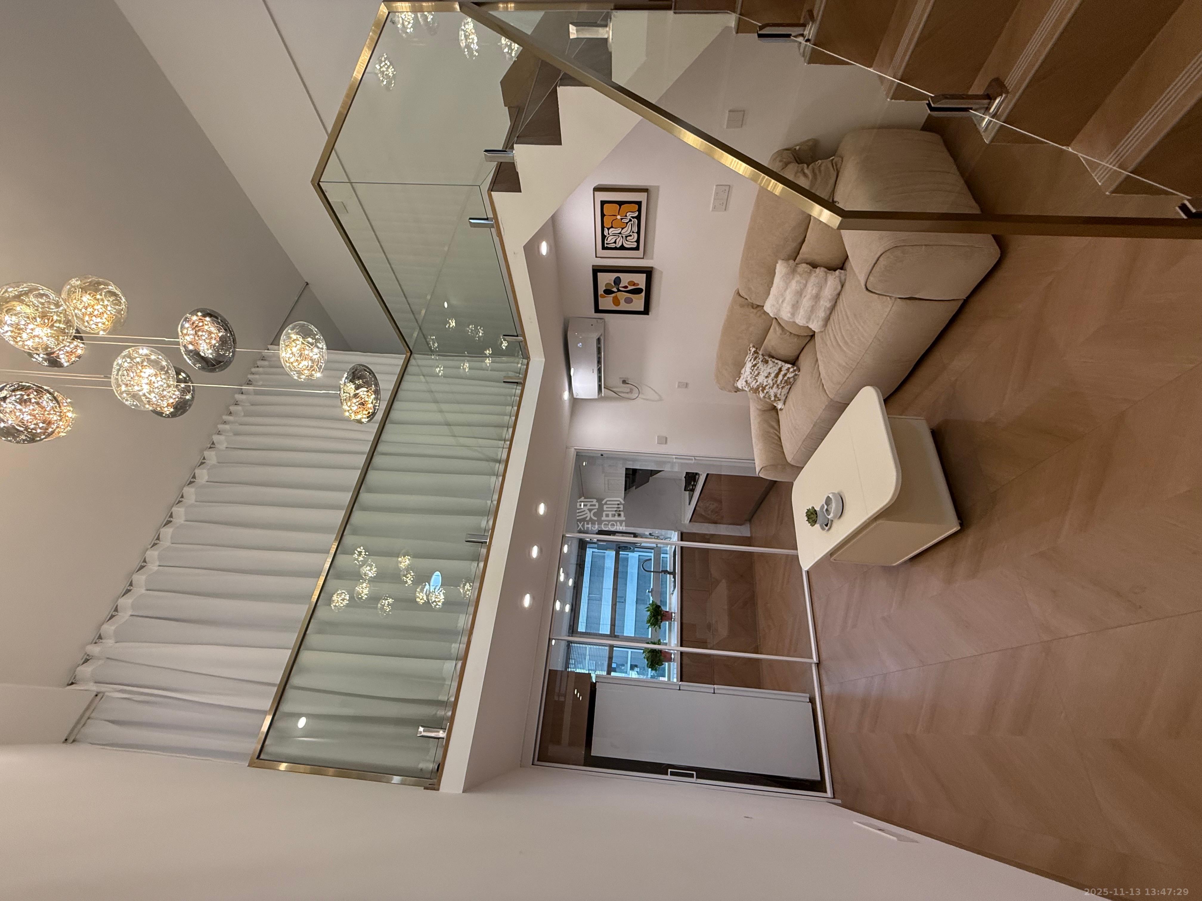 复地滨江金融中心  2室2厅1卫    2800.0元/月室内图