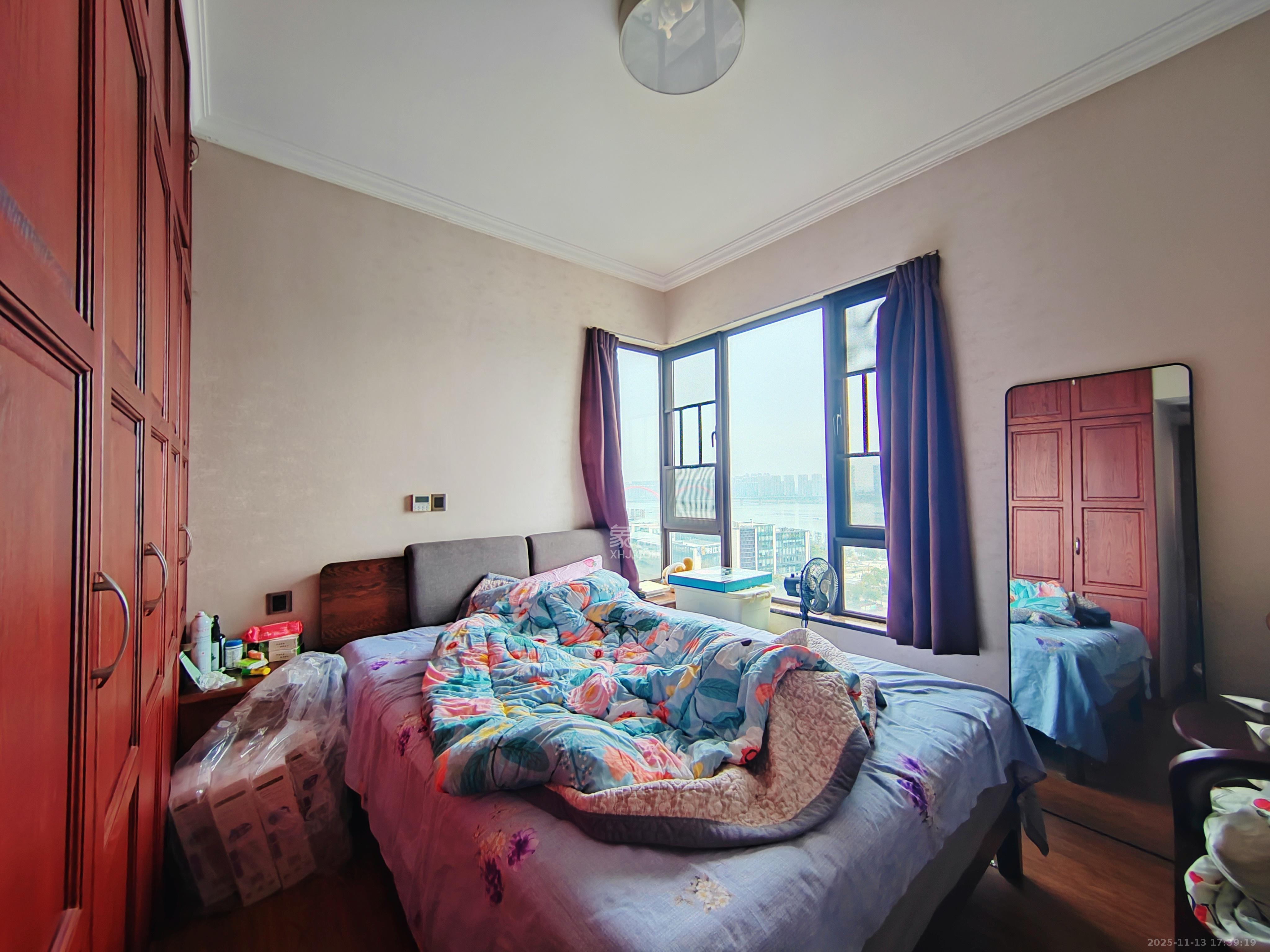 南山雍江汇(滨江国际新城) 4室2厅2卫 5500.0元/月 南山雍江汇(滨江国际新城) 4室2厅2卫 5500.0元/月室内图