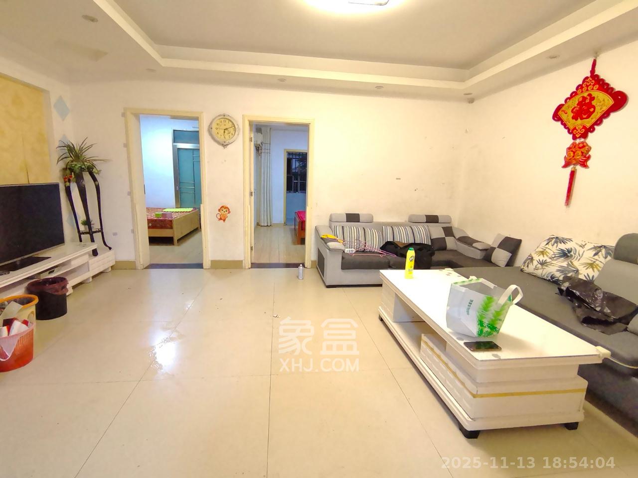 中南汽车世界 1室0厅0卫 1300.0元/月 中南汽车世界 1室0厅0卫 1300.0元/月室内图