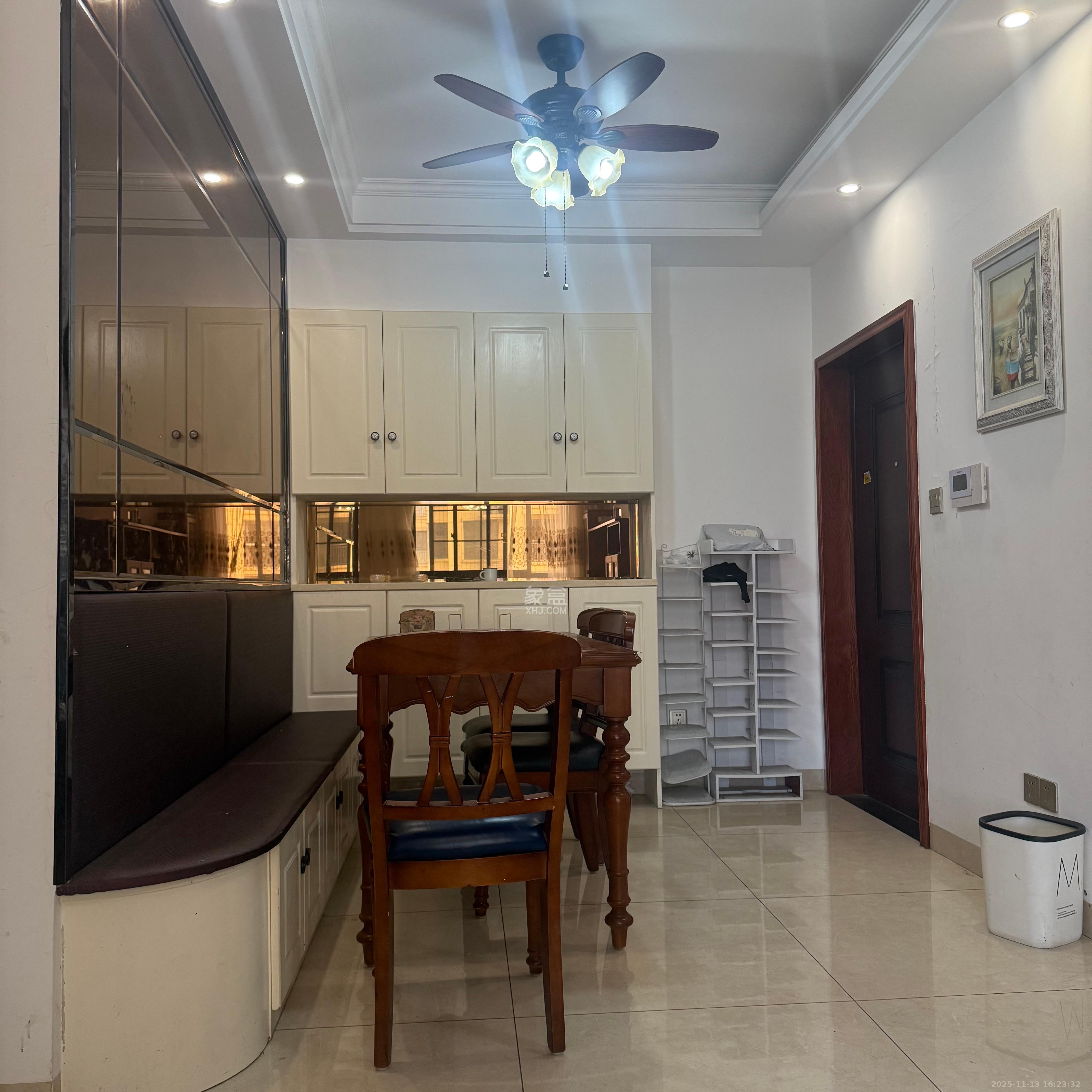 蓝光幸福满庭  3室2厅1卫    2300.0元/月室内图