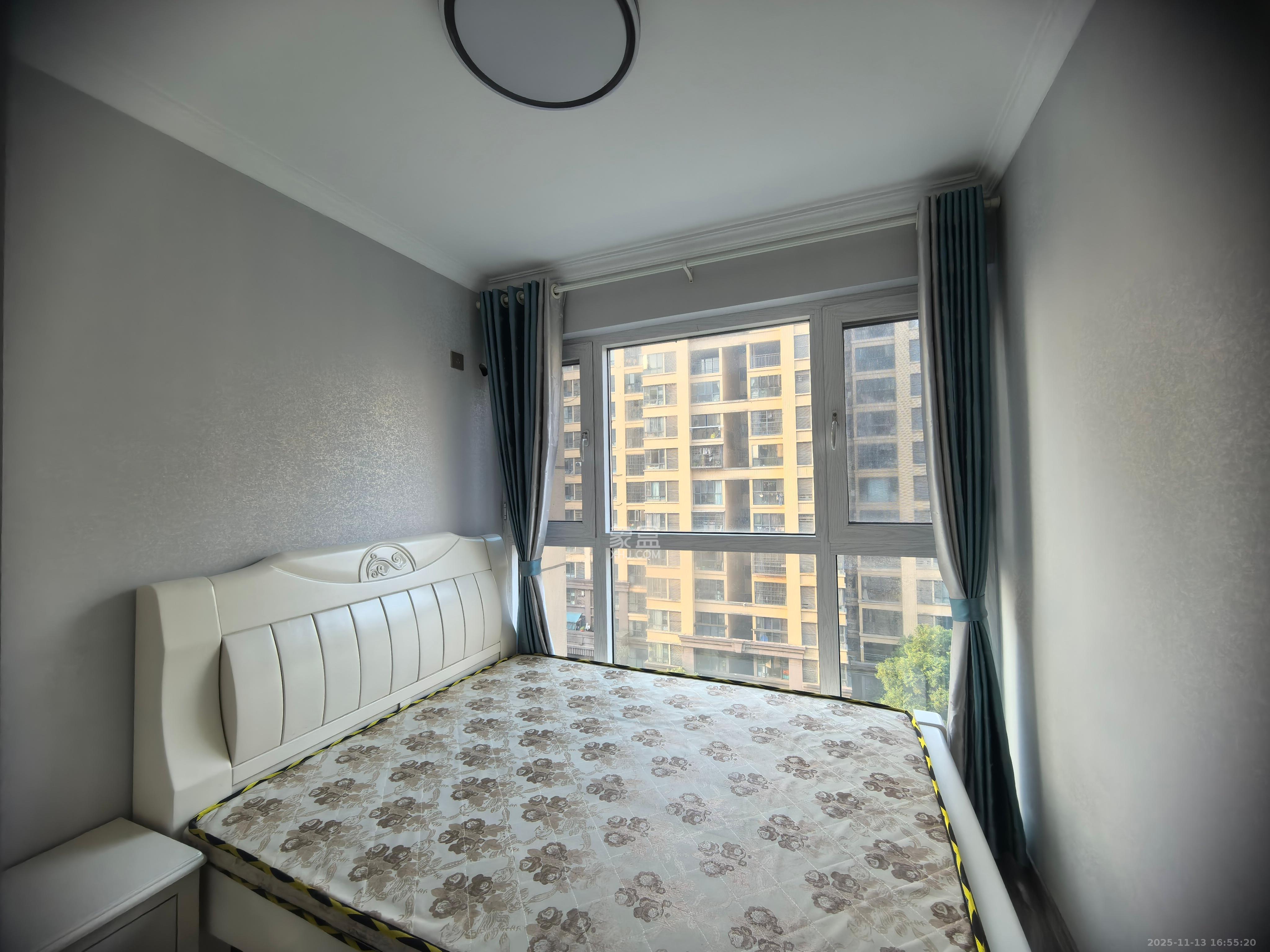 卢浮原著 3室2厅2卫 2200.0元/月 卢浮原著 3室2厅2卫 2200.0元/月室内图