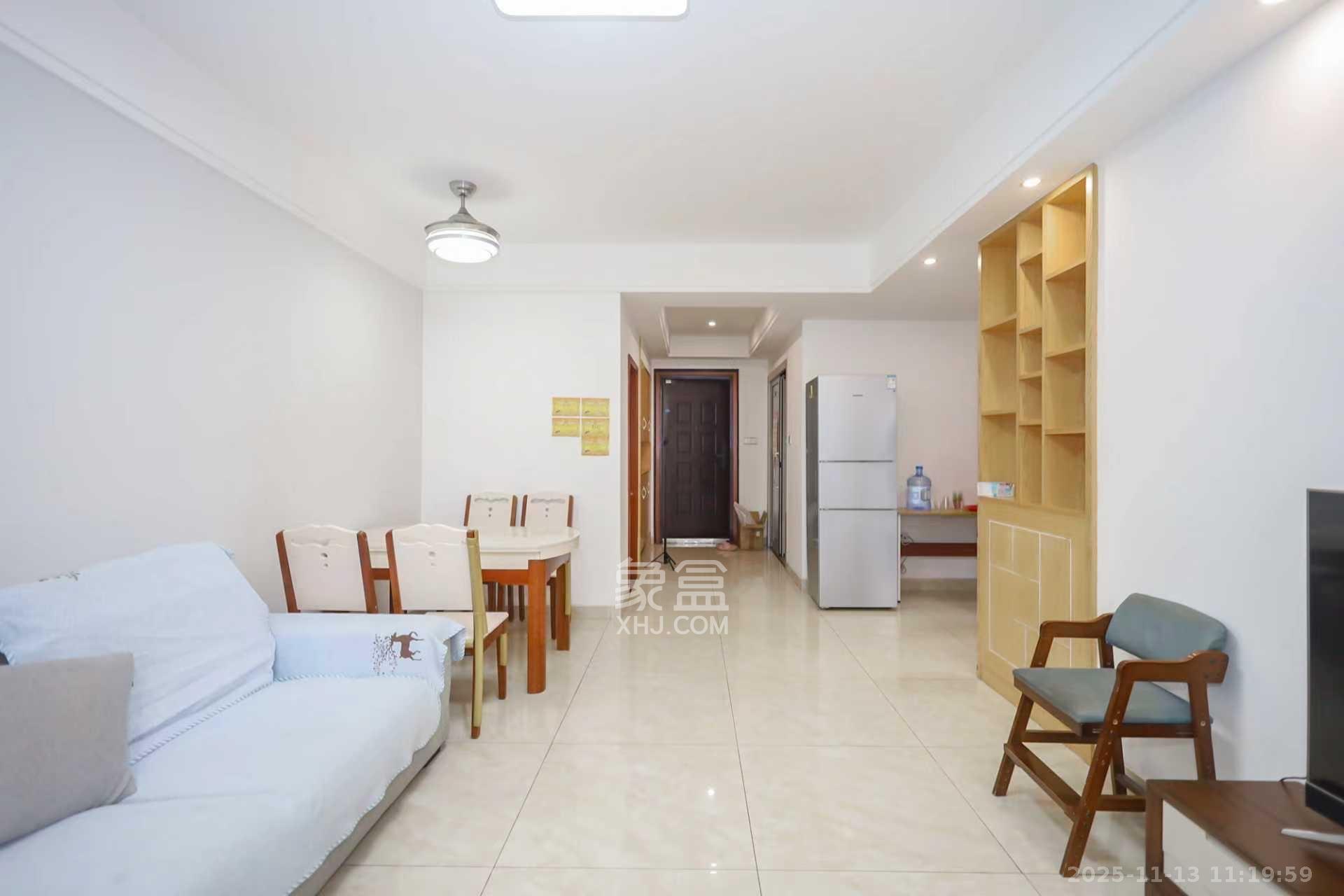 世茂铂翠湾二期  3室2厅1卫    2800.0元/月室内图