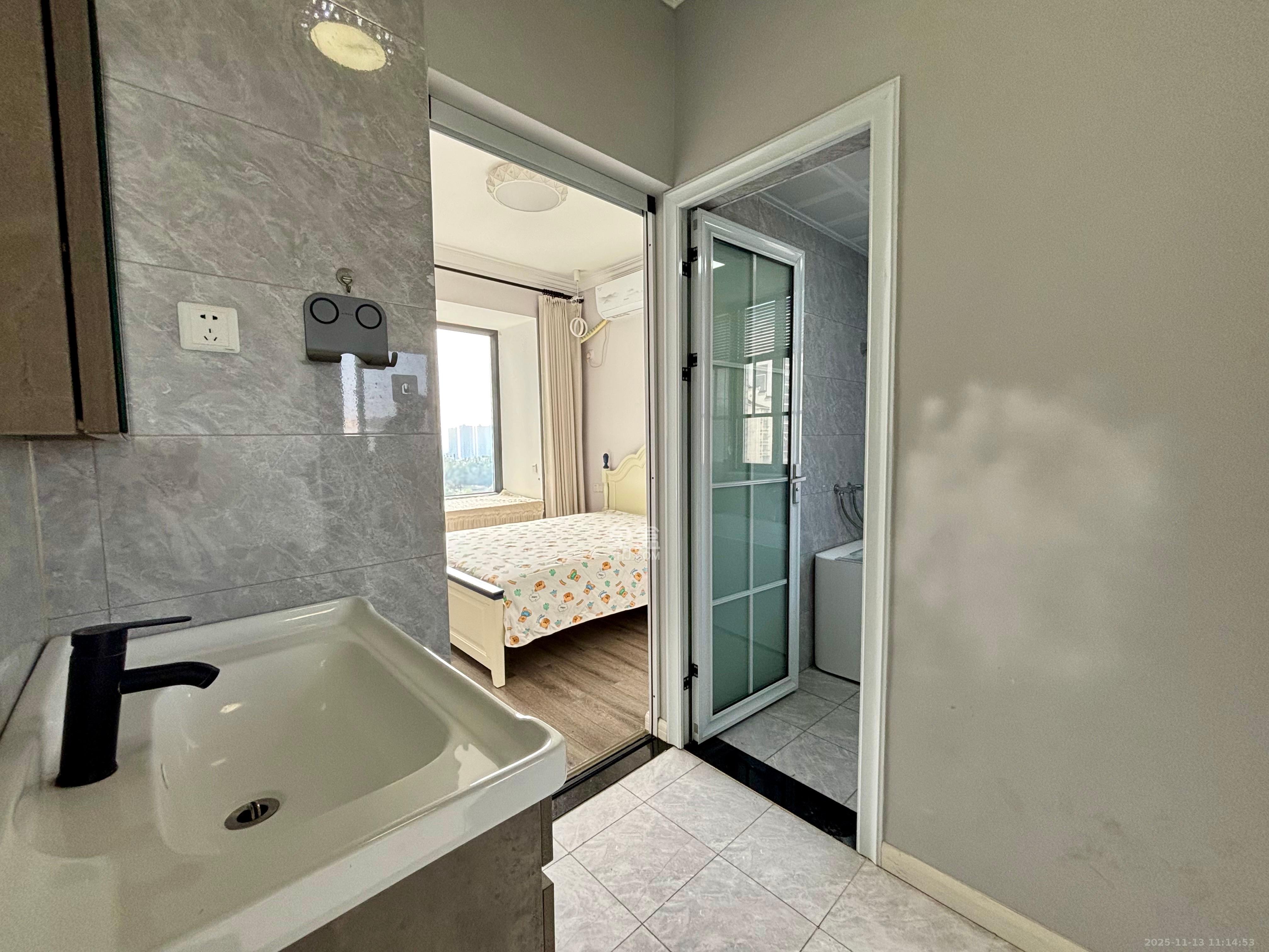 海林馨香雅苑  4室2厅2卫    2600.0元/月室内图