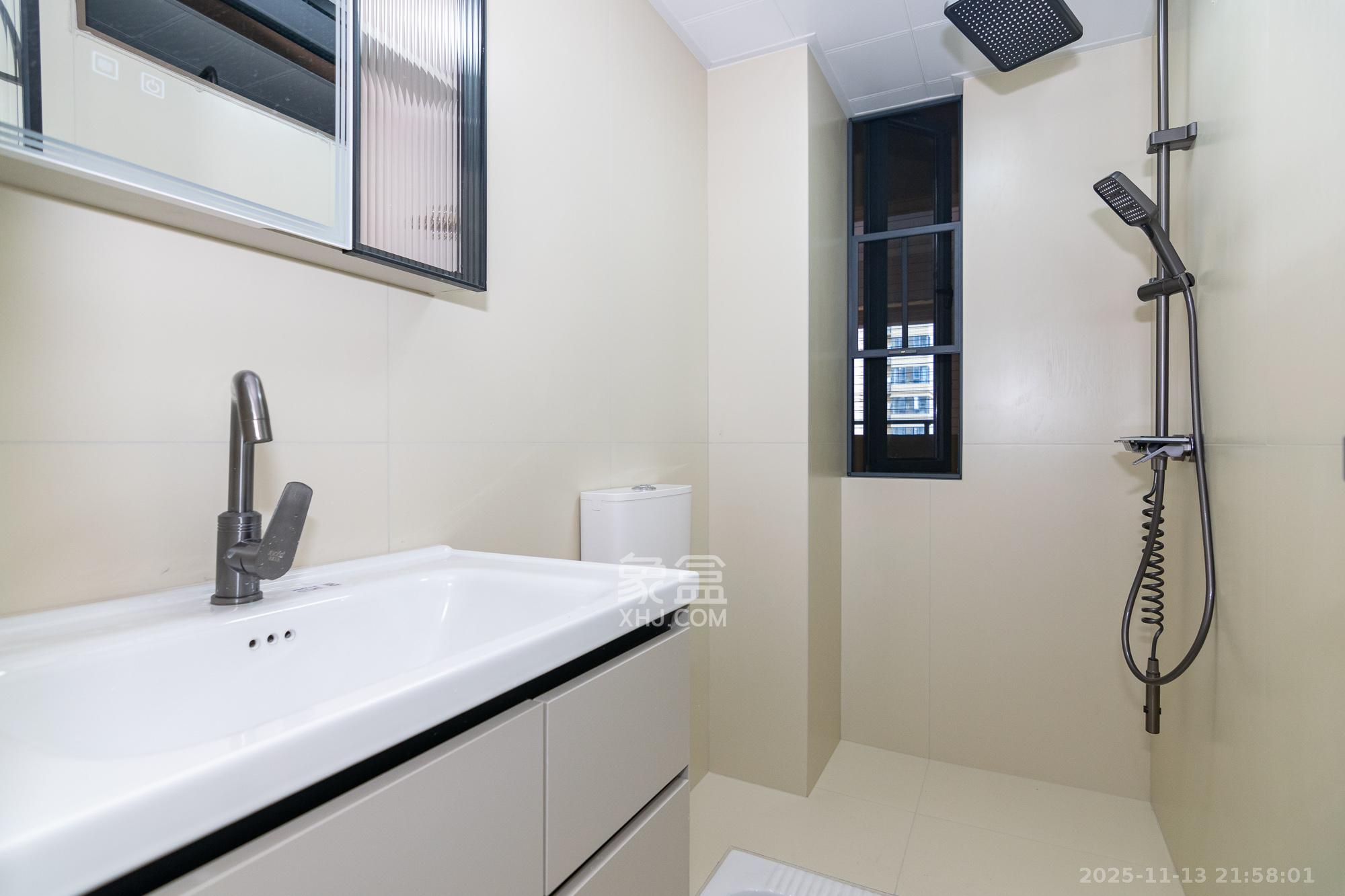 澳海谷山府 3室2厅2卫 76.8万 澳海谷山府 3室2厅2卫 76.8万卫生间