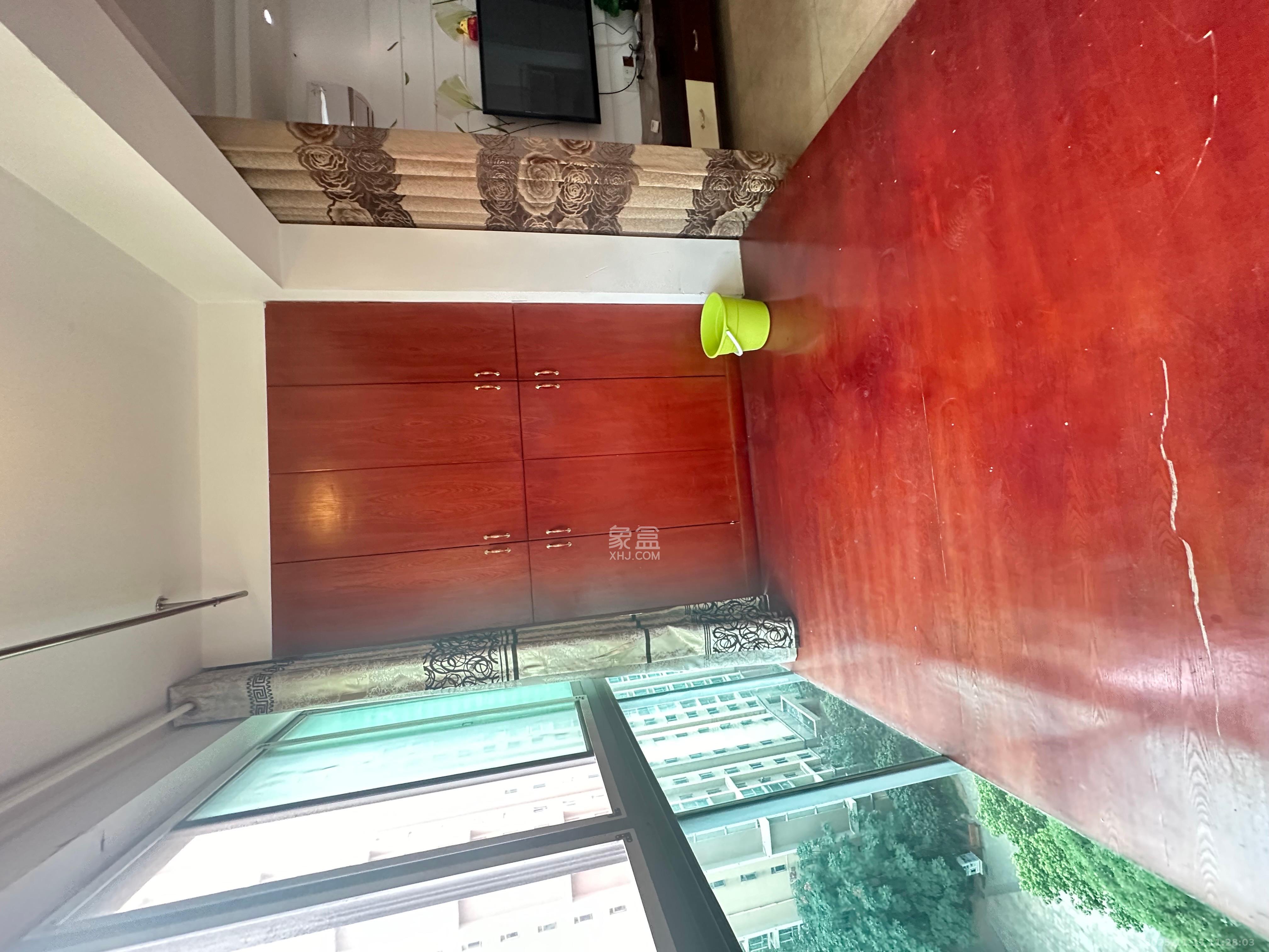 新城新世界一二三期  2室2厅1卫    2300.0元/月室内图