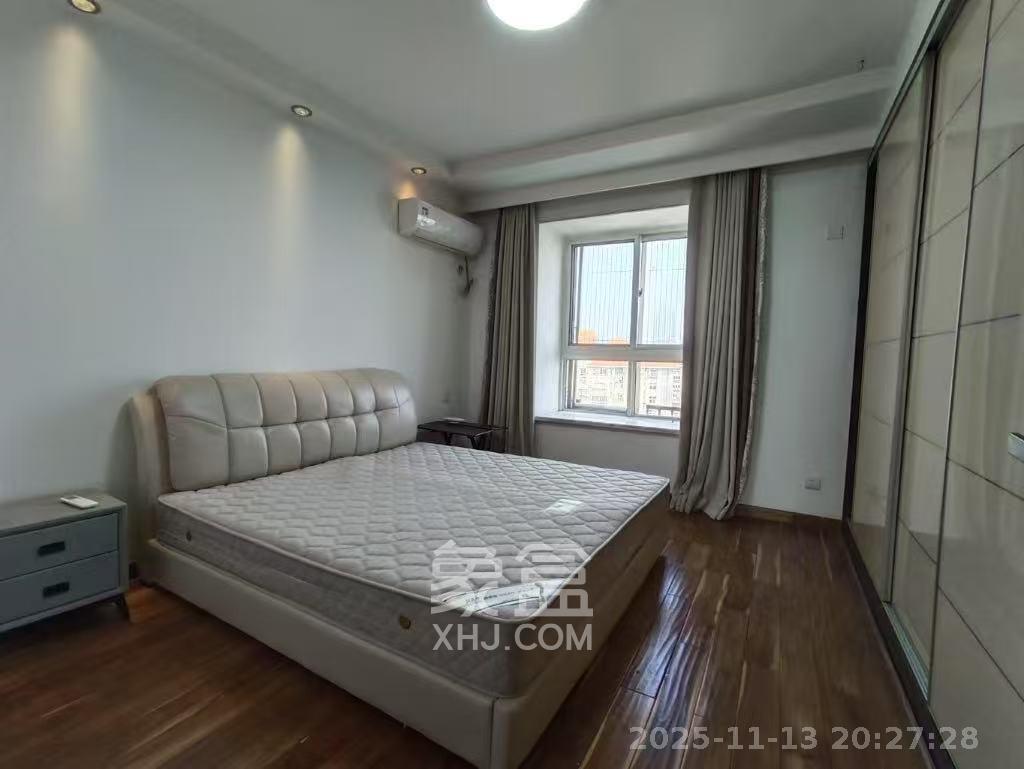 嘉盛华庭(一期、二期、三期) 4室2厅2卫 5500.0元/月 嘉盛华庭(一期、二期、三期) 4室2厅2卫 5500.0元/月室内图