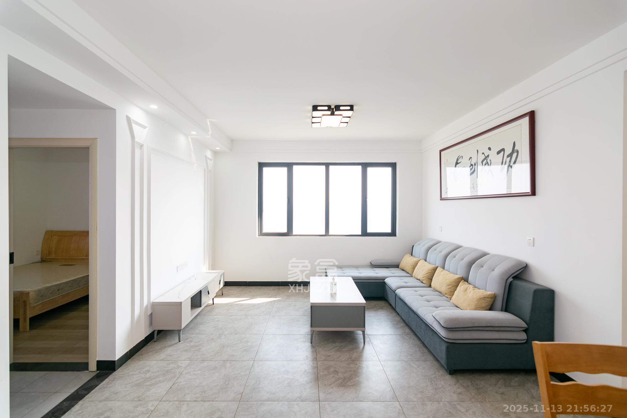 澳海望洲府 3室2厅1卫 65.0万 澳海望洲府 3室2厅1卫 65.0万客厅