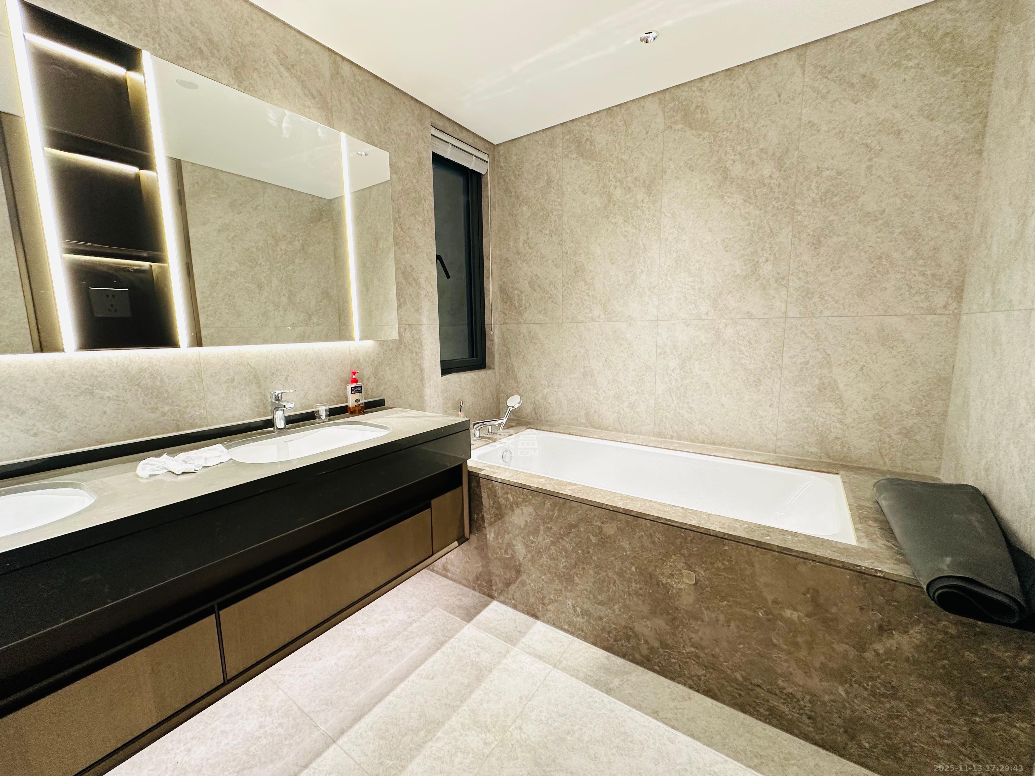 长沙悦府(华润万象城) 4室2厅3卫 16000.0元/月 长沙悦府(华润万象城) 4室2厅3卫 16000.0元/月室内图