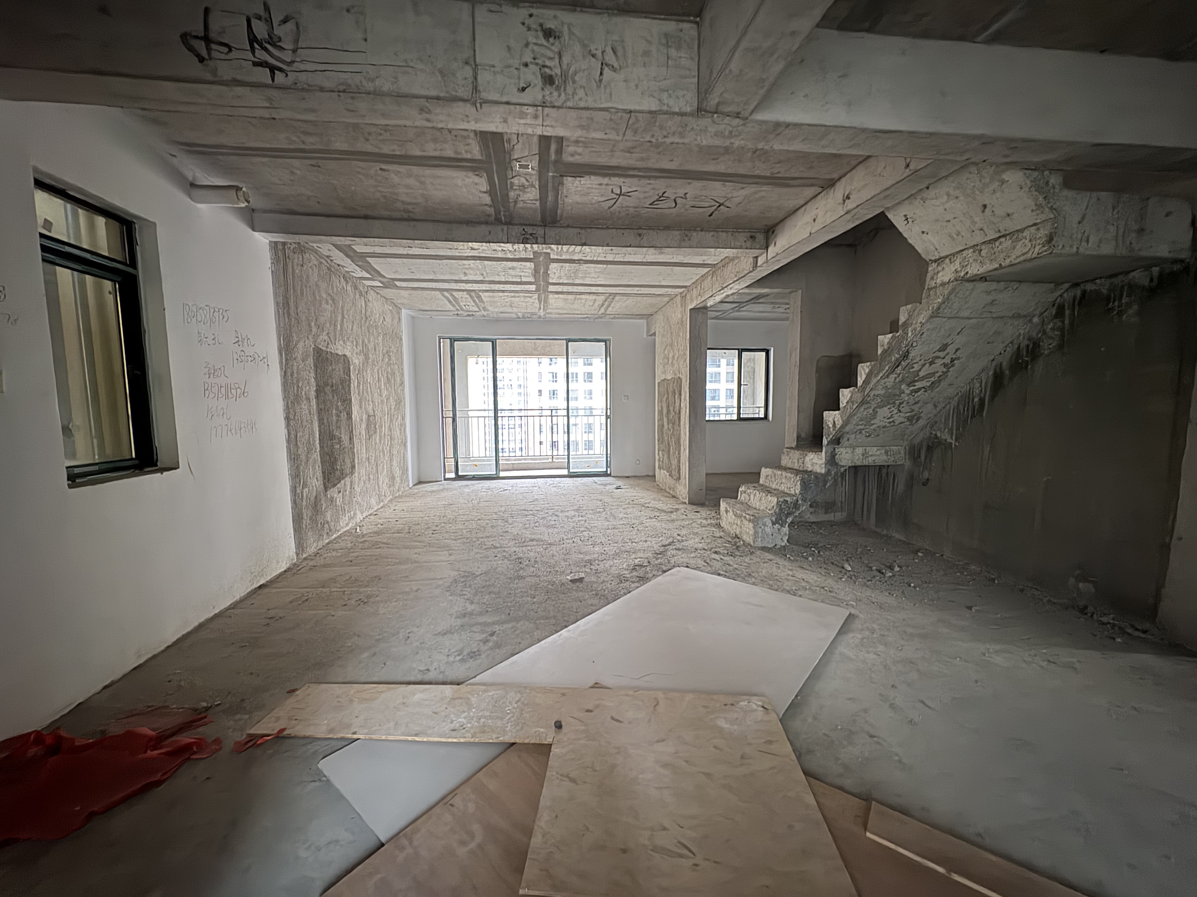 融冠蜜城  4室2厅2卫    90.0万